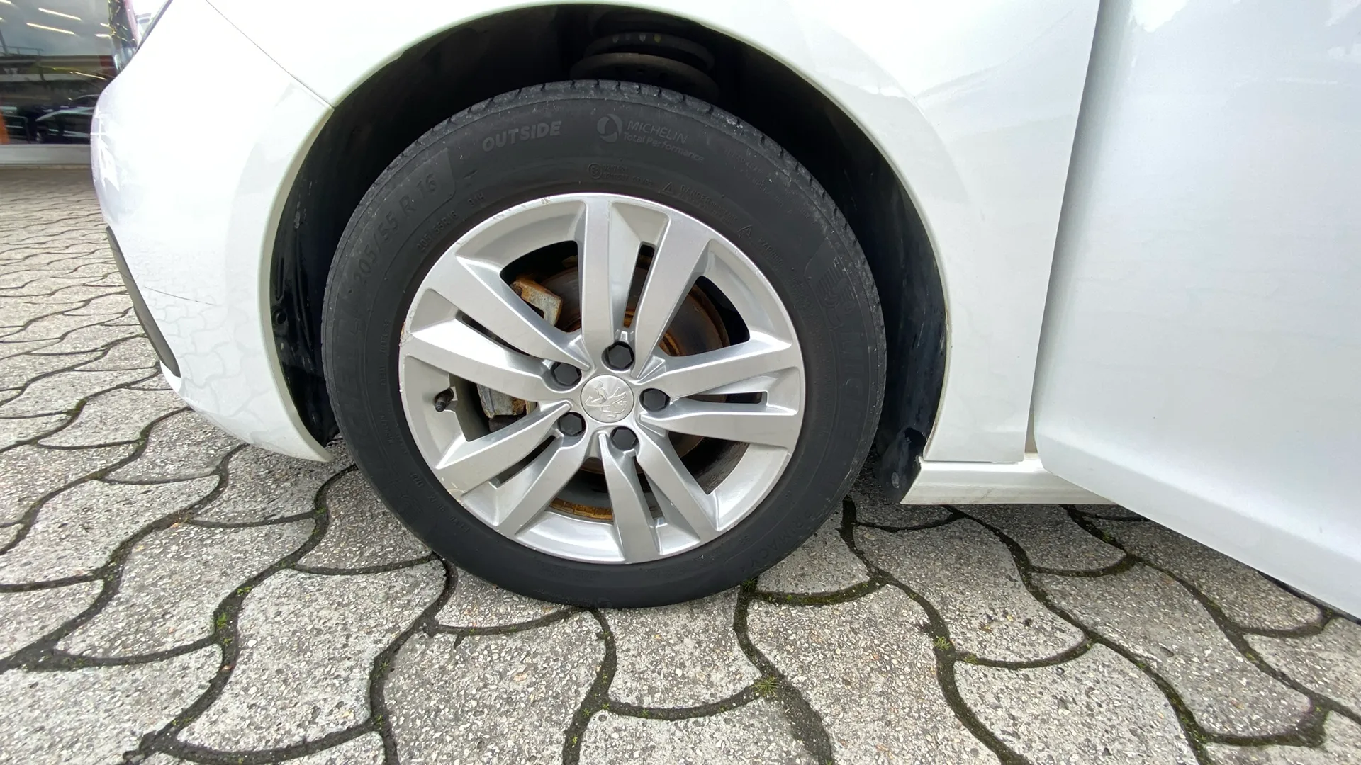 Peugeot 308 Allure Pack PureTech 130 - foto 12