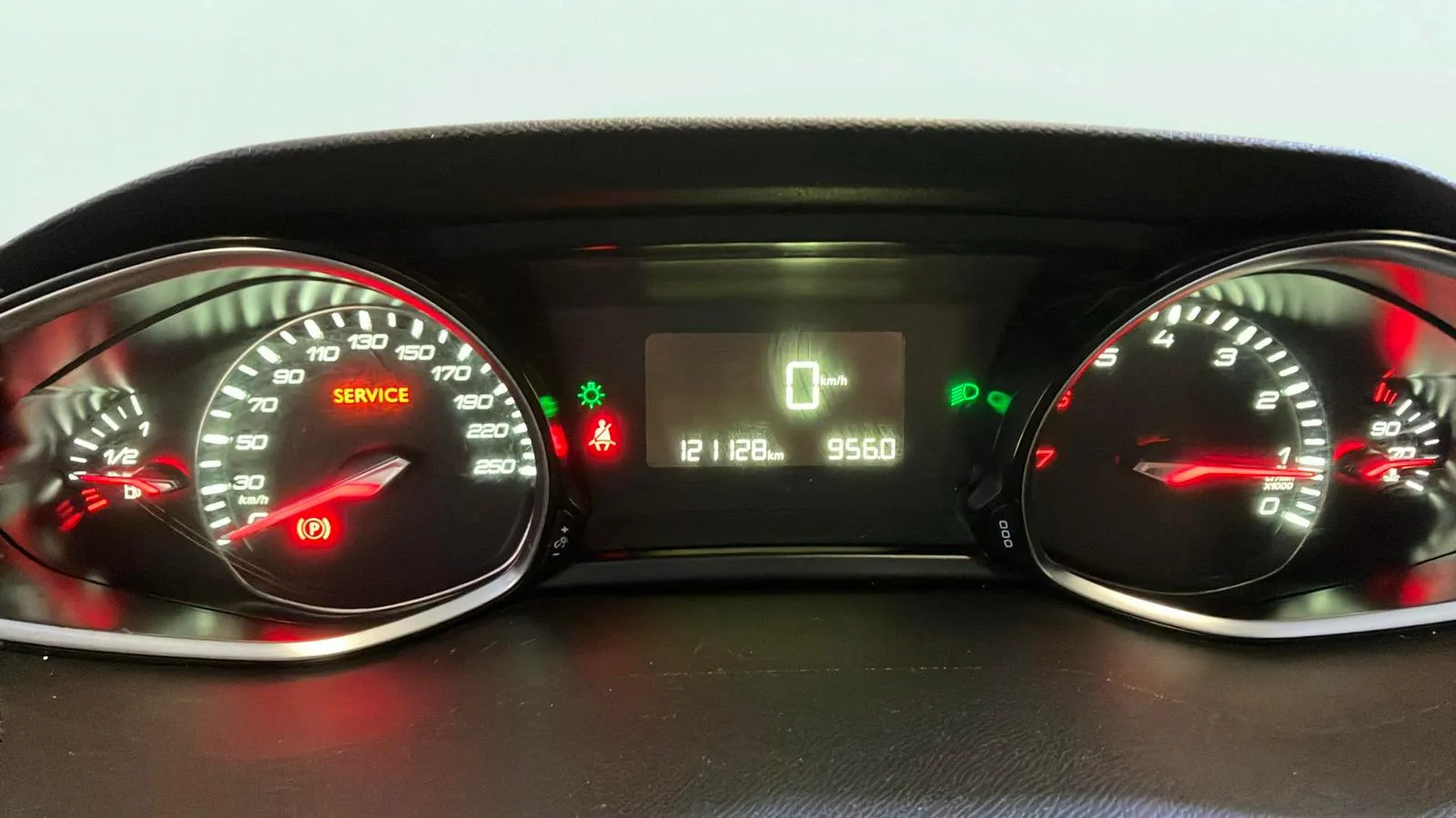 Peugeot 308 GT Line 1.2 PureTech - foto 11