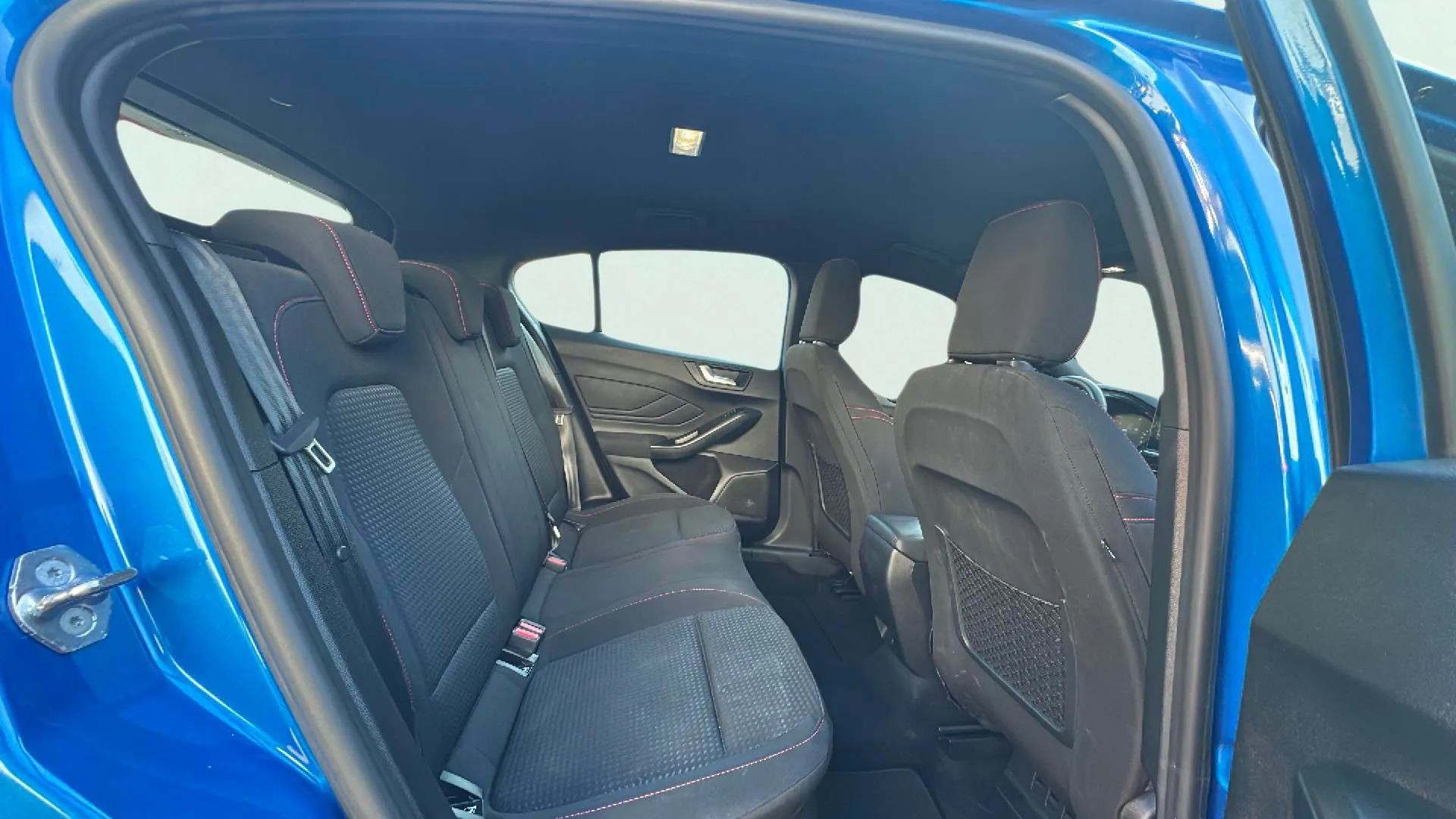 Ford Focus 1.0 EcoBoost MHEV ST-Line - foto 13