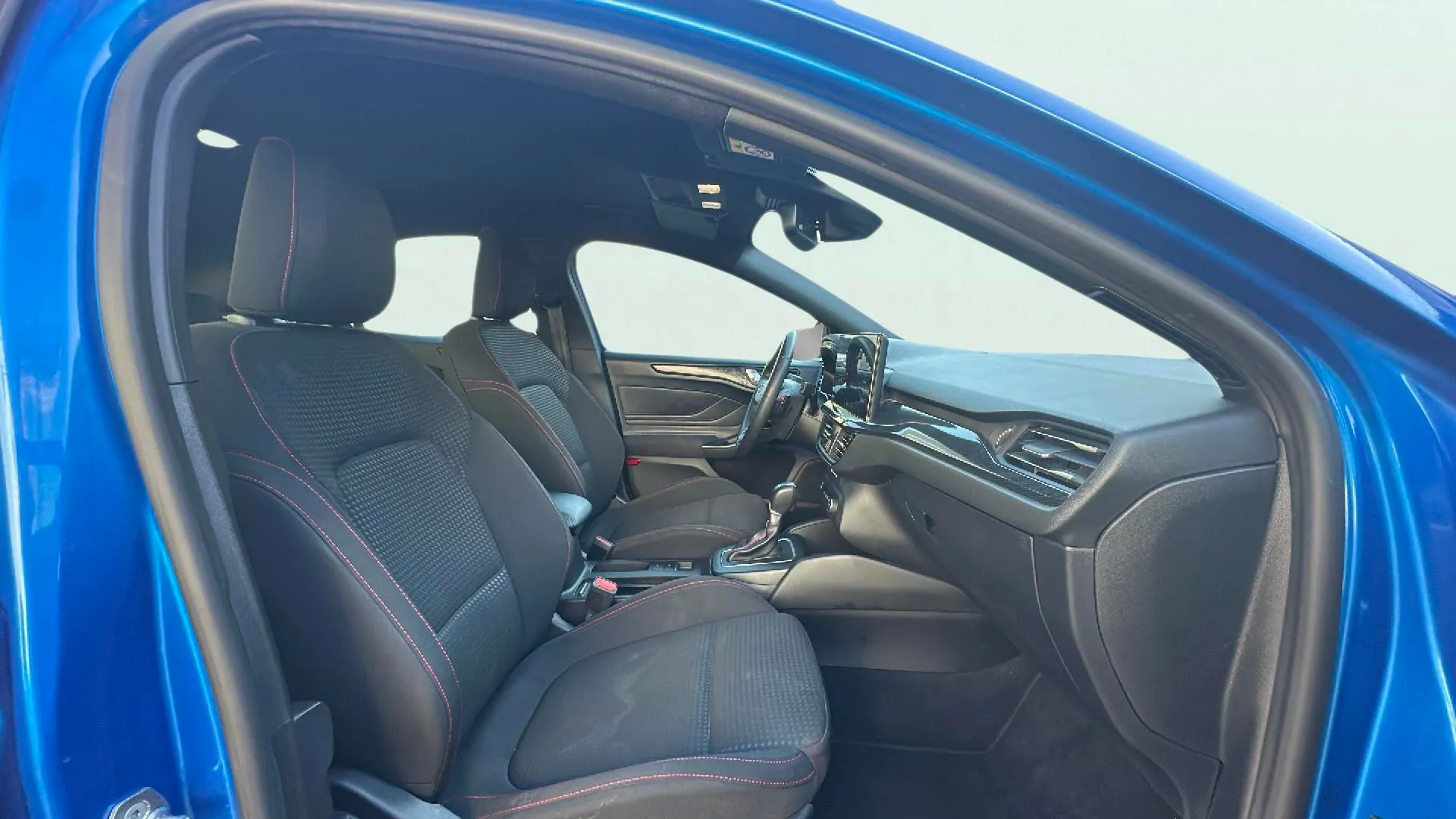 Ford Focus 1.0 EcoBoost MHEV ST-Line - foto 12