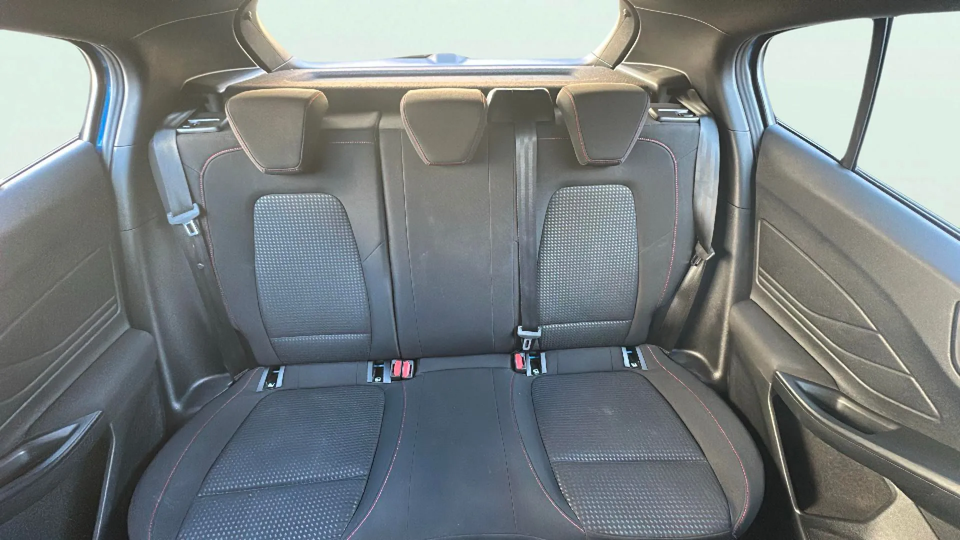 Ford Focus 1.0 EcoBoost MHEV ST-Line - foto 14