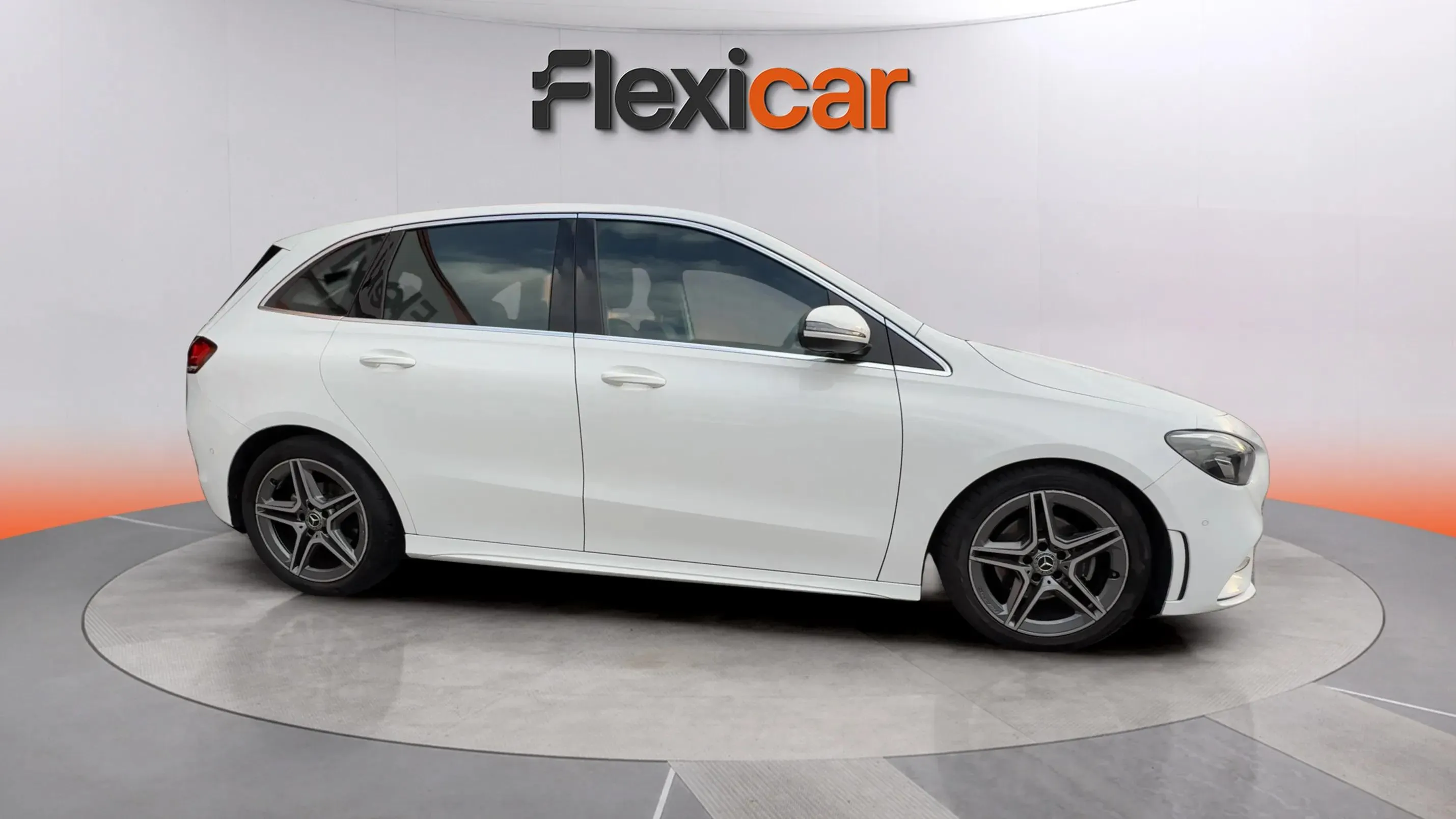 Mercedes-Benz Clase B B 200 d - foto 8