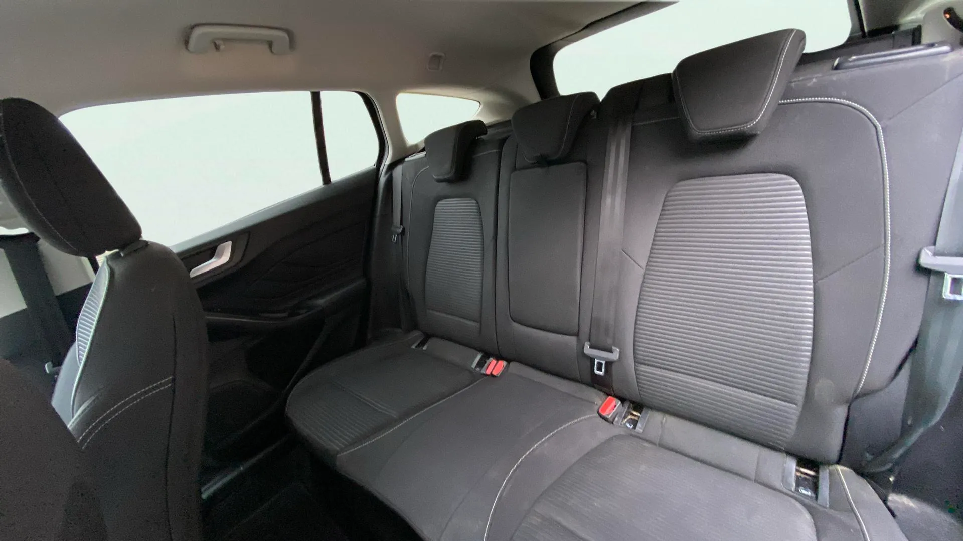 Ford Focus 1.5 EcoBlue Titanium Sportbr. - foto 24