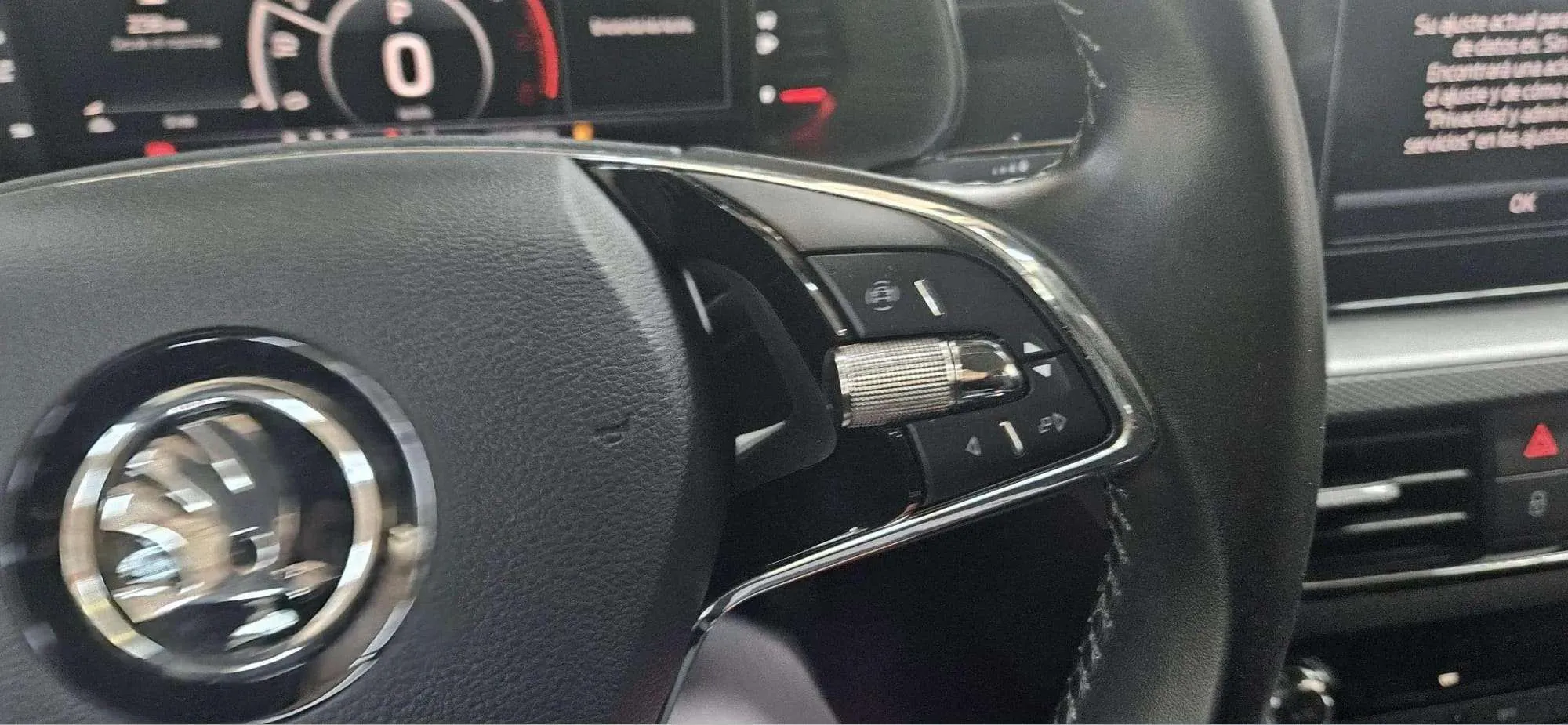 Škoda Kamiq 1.0 TSI DSG Ambition - foto 19