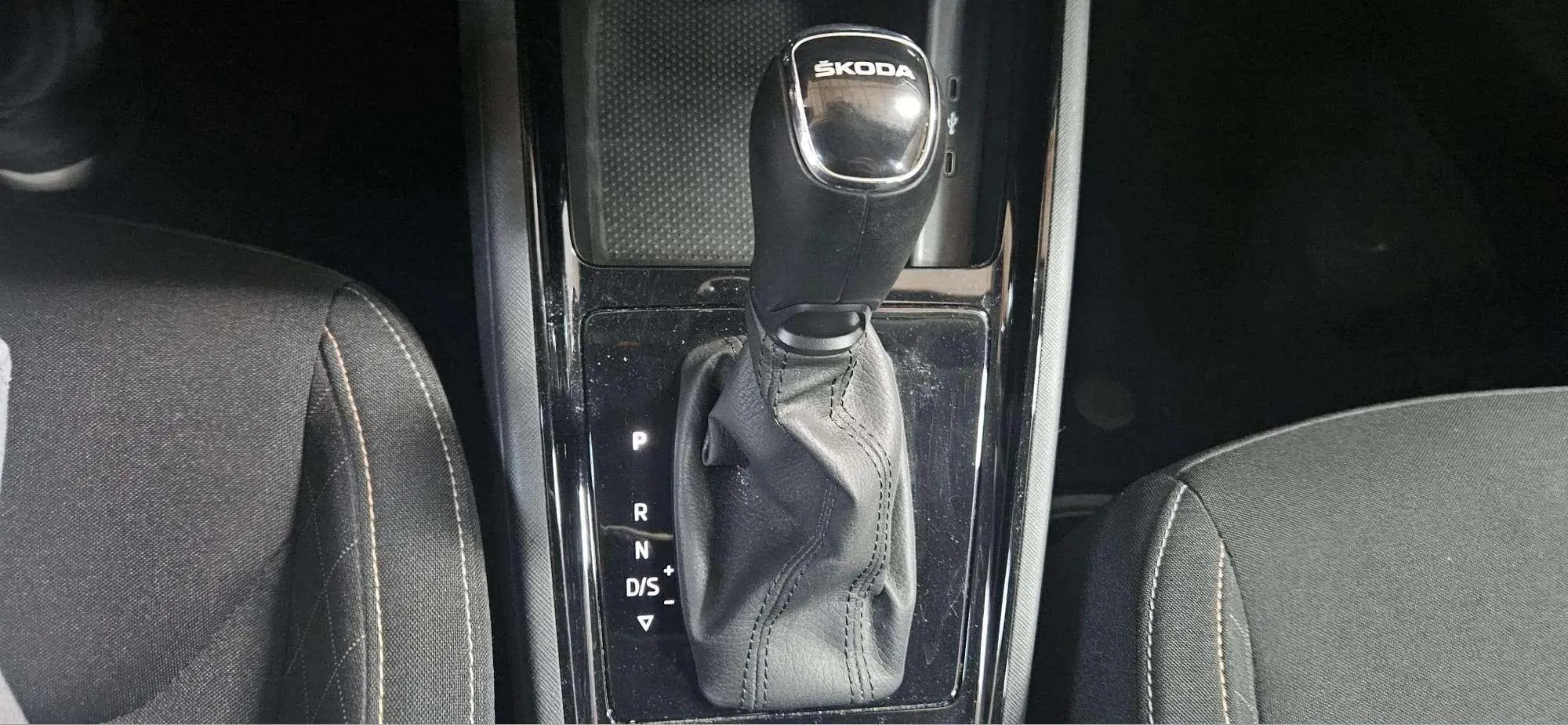 Škoda Kamiq 1.0 TSI DSG Ambition - foto 20