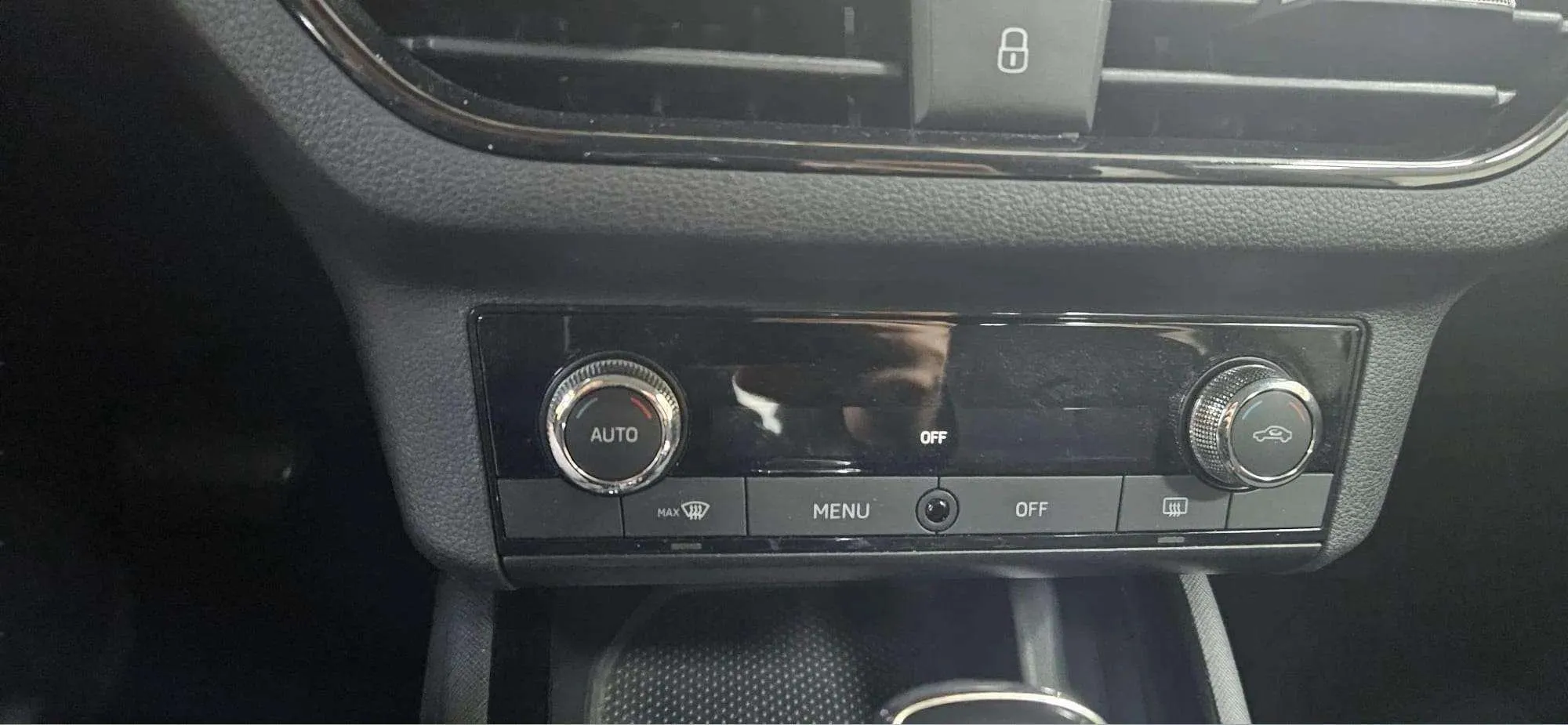 Škoda Kamiq 1.0 TSI DSG Ambition - foto 22