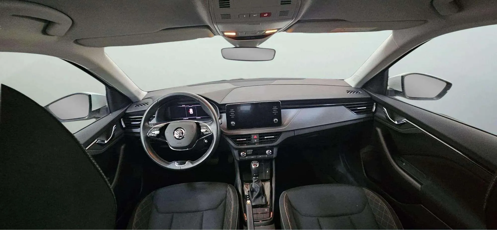 Škoda Kamiq 1.0 TSI DSG Ambition - foto 13