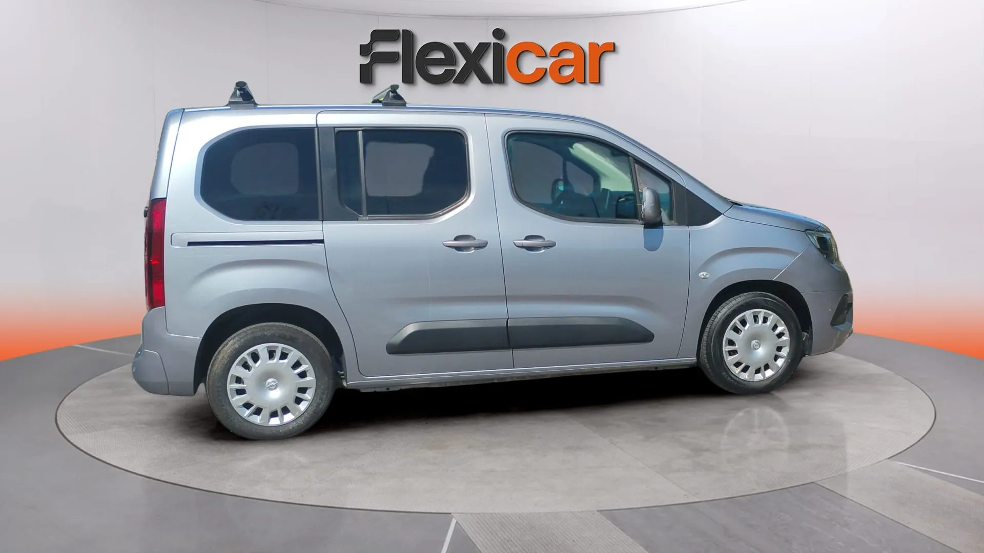 Opel Combo 1.2 T Expression XL - foto 2