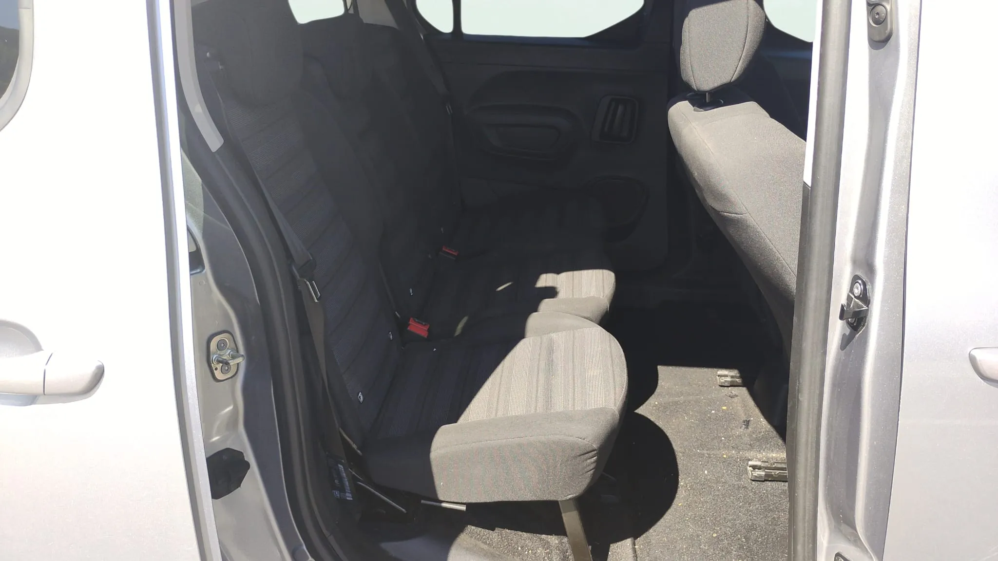 Opel Combo 1.2 T Expression XL - foto 14