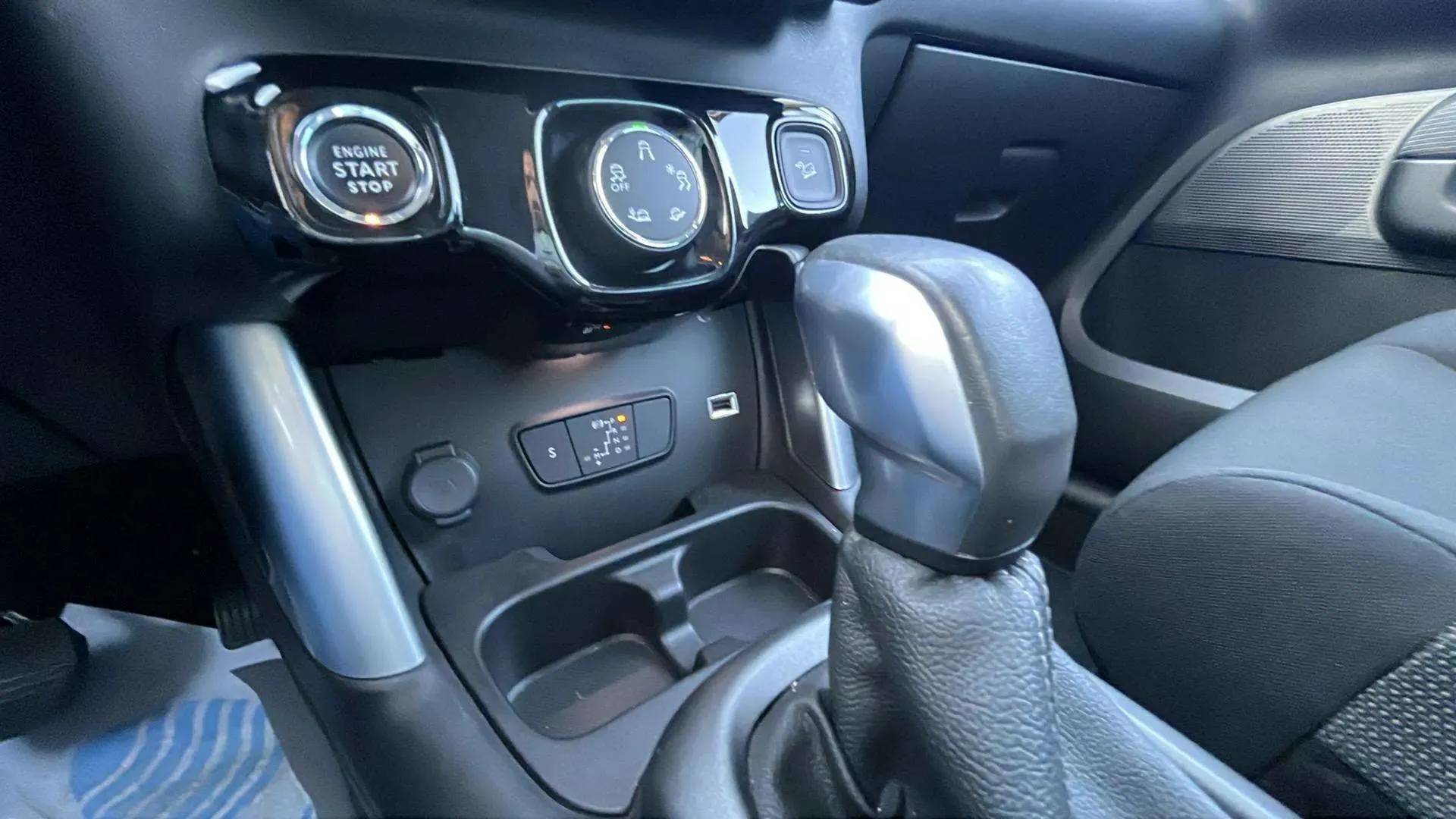 Citroën C3 Aircross BlueHDi EAT6 Shine - foto 18