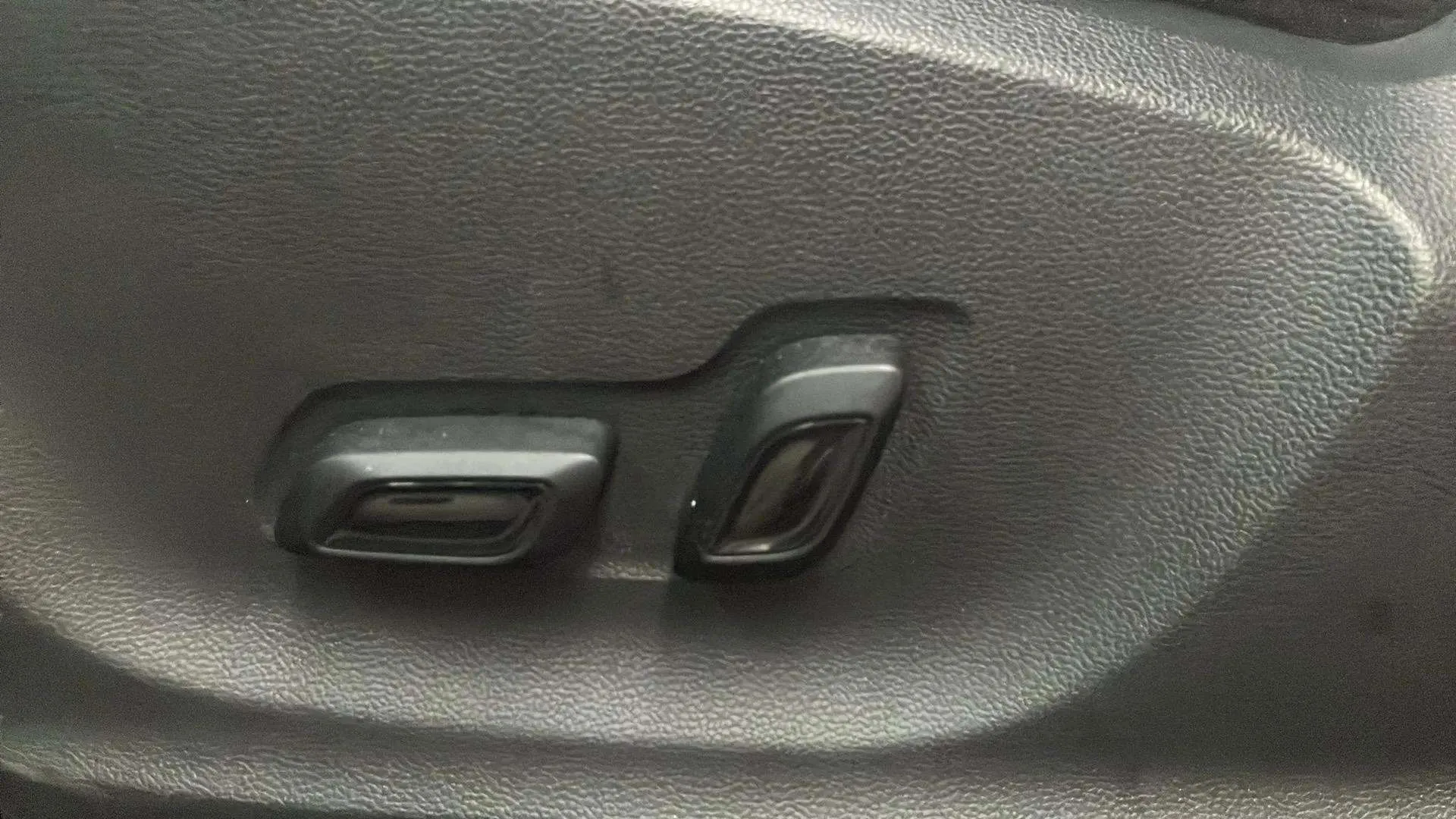 MG ZS 1.5 Luxury - foto 15