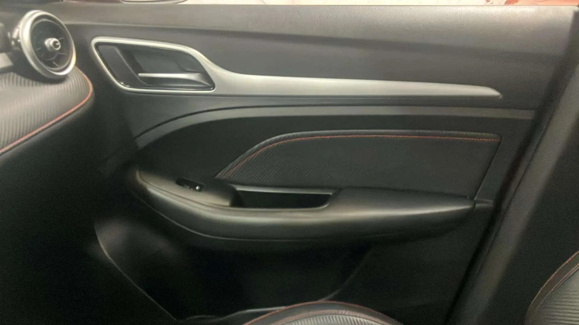 MG ZS 1.5 Luxury - foto 12