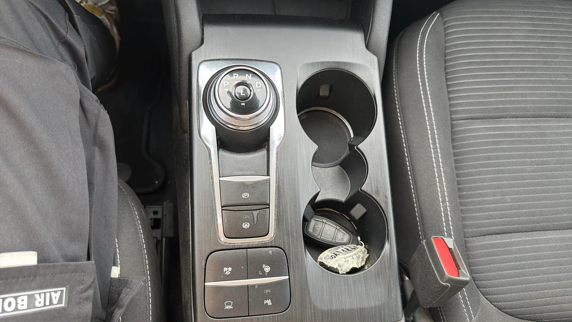 Ford Kuga ST-Line 2.5 Duratec Fhev 4x4 - foto 22