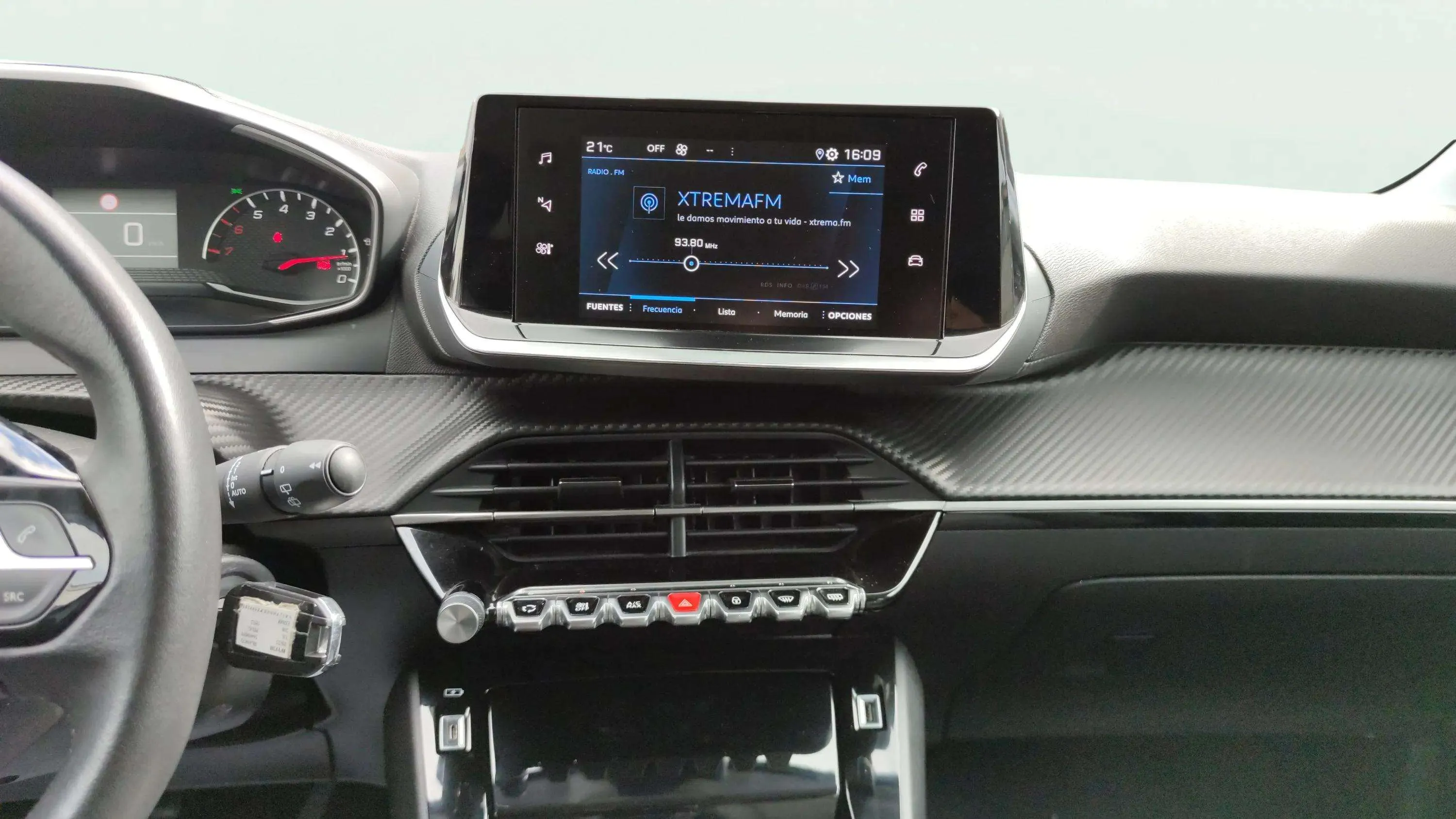 Peugeot 208 PureTech Allure - foto 11