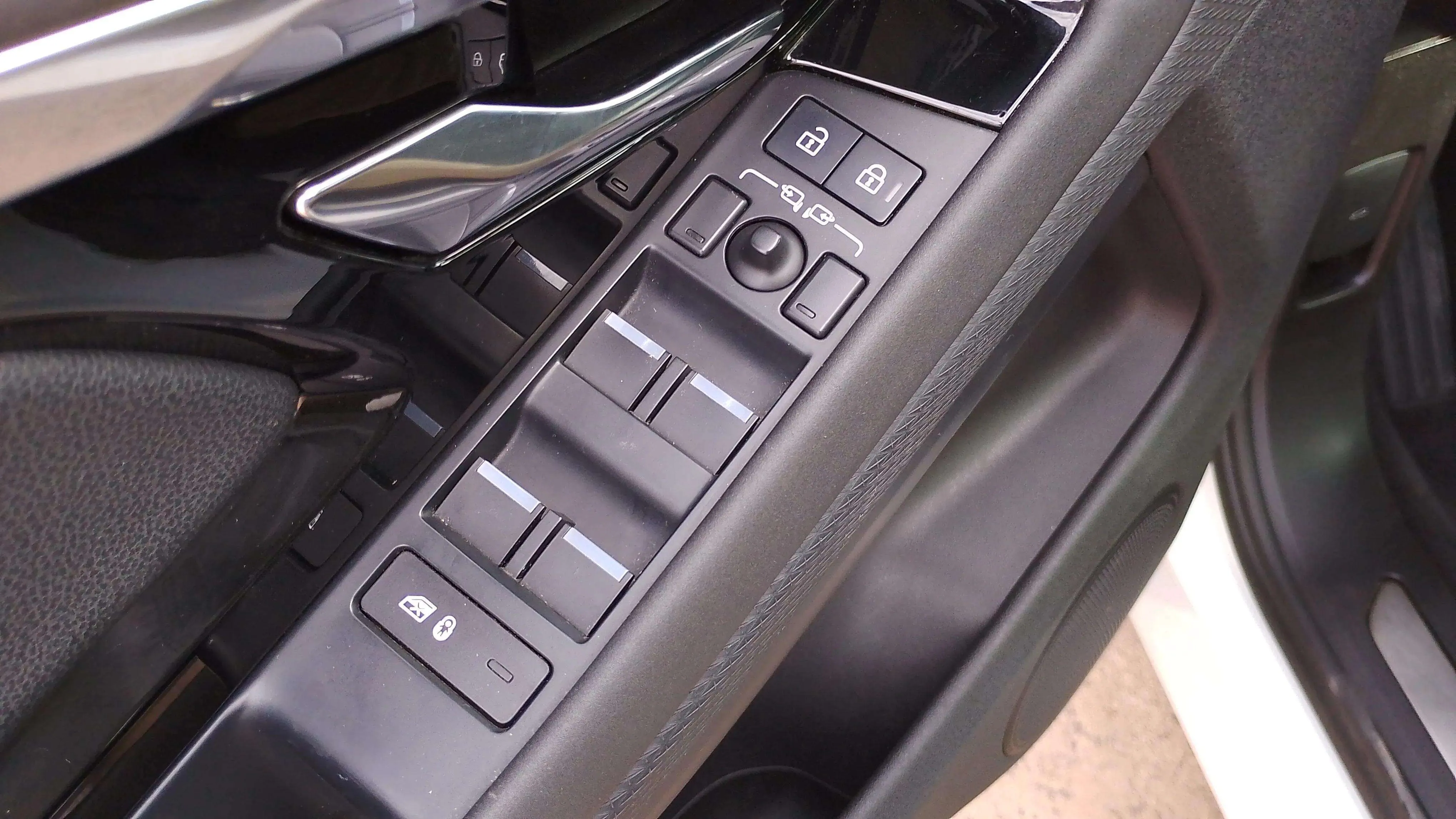 Land Rover Range Rover Evoque 2.0 D204 R-Dynamic S 4WD MHEV - foto 19