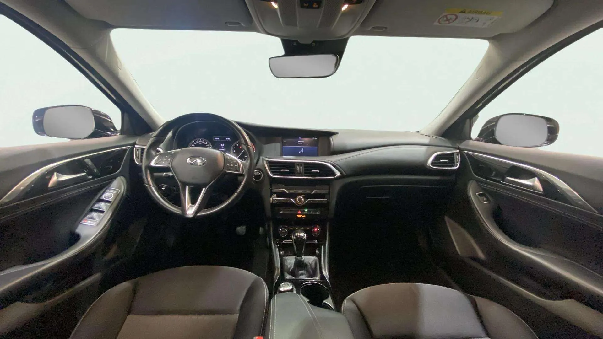 Infiniti Q30 1.5D Premium - foto 18