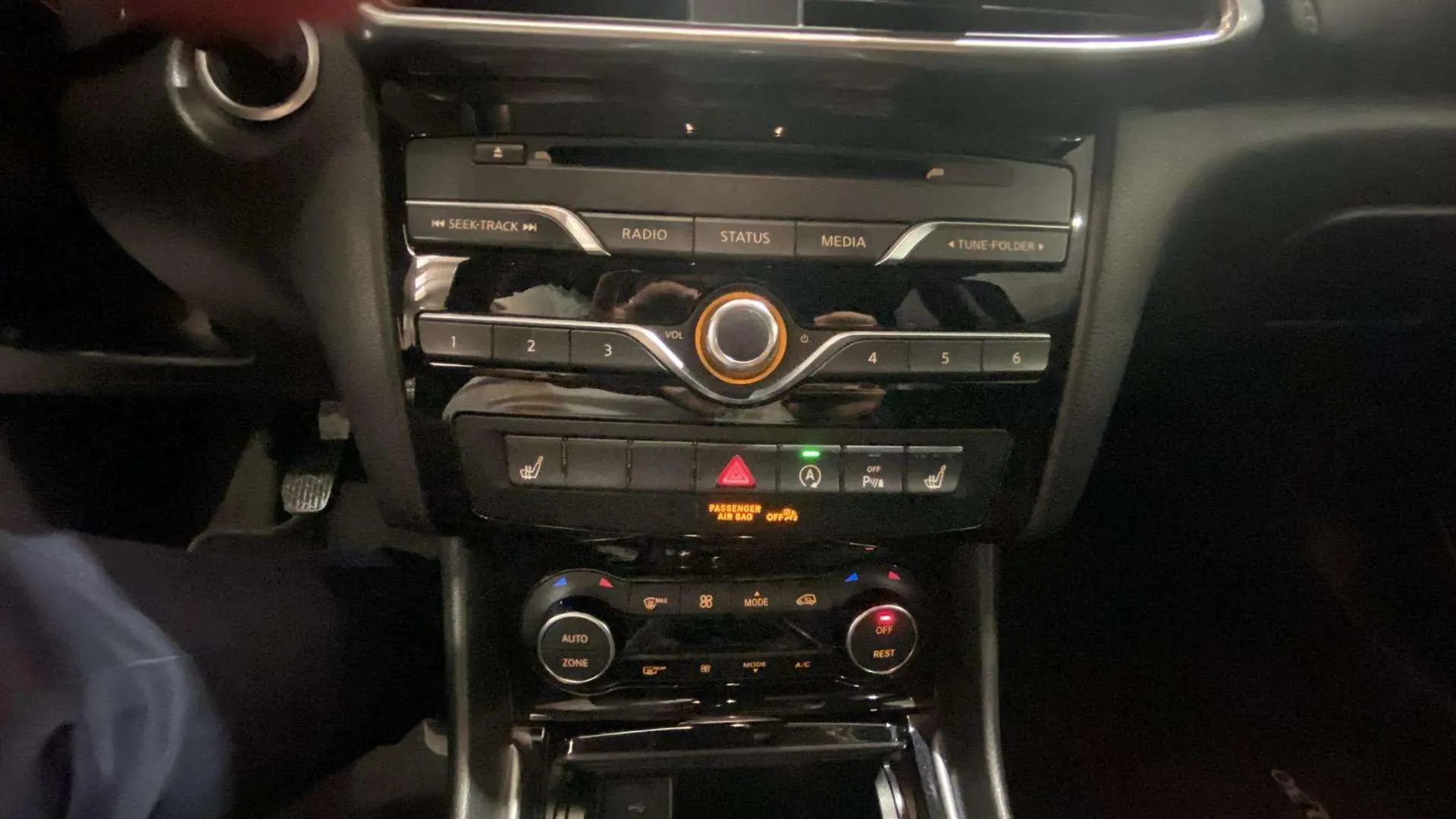 Infiniti Q30 1.5D Premium - foto 17