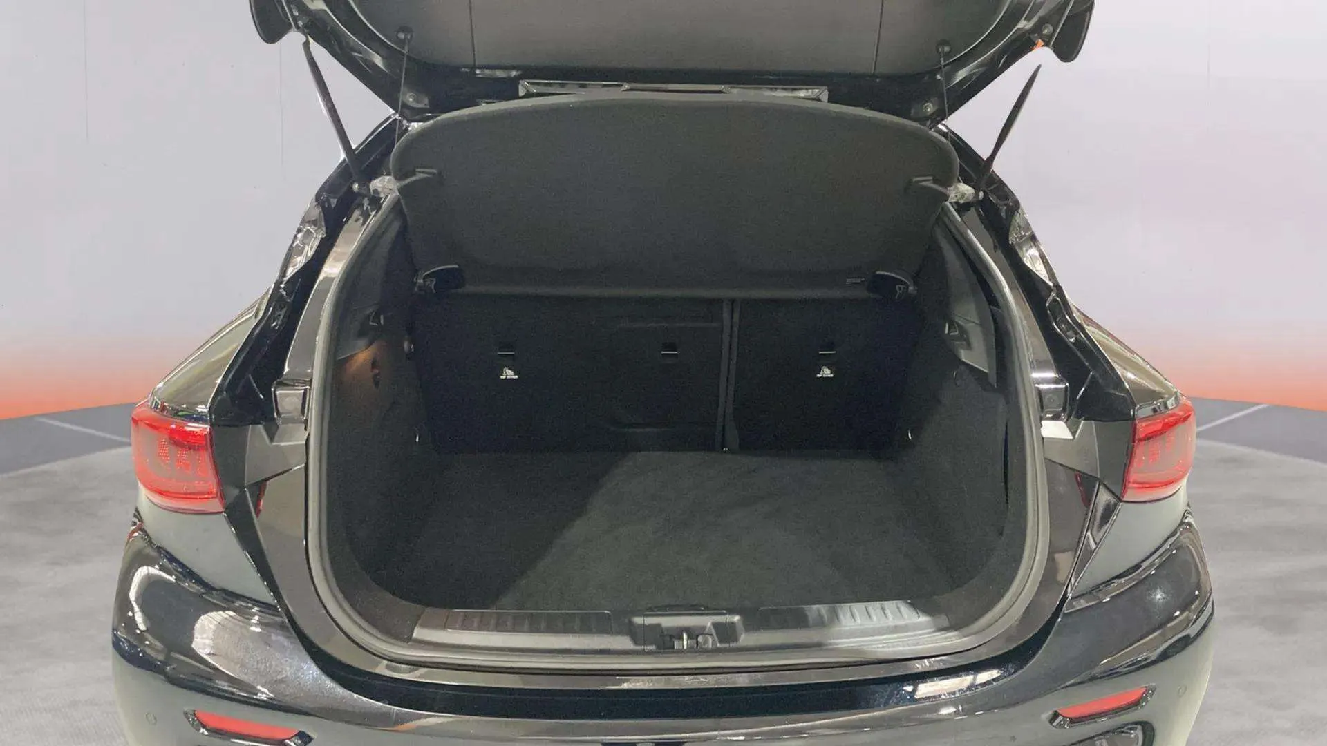 Infiniti Q30 1.5D Premium - foto 9