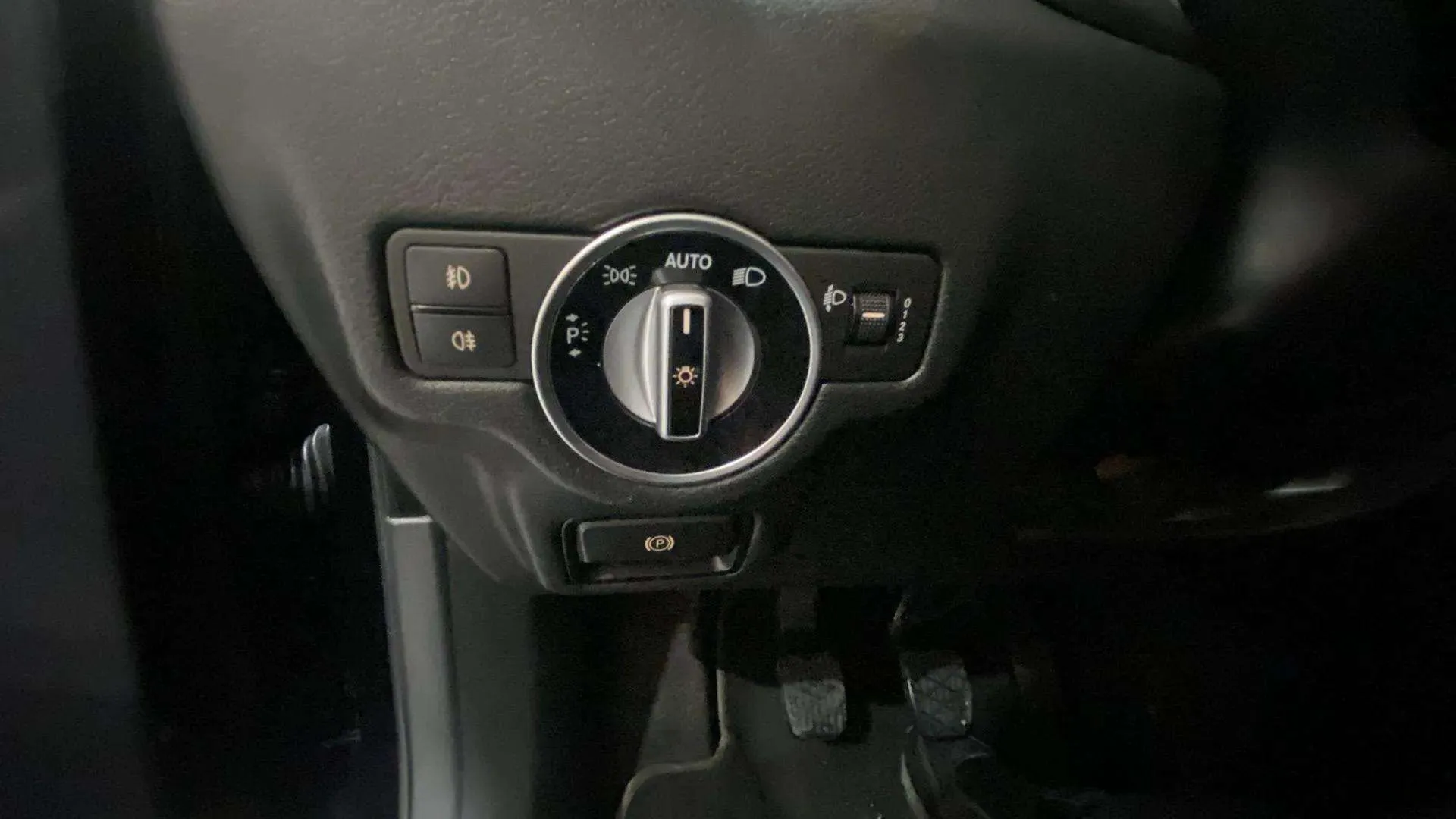 Infiniti Q30 1.5D Premium - foto 14