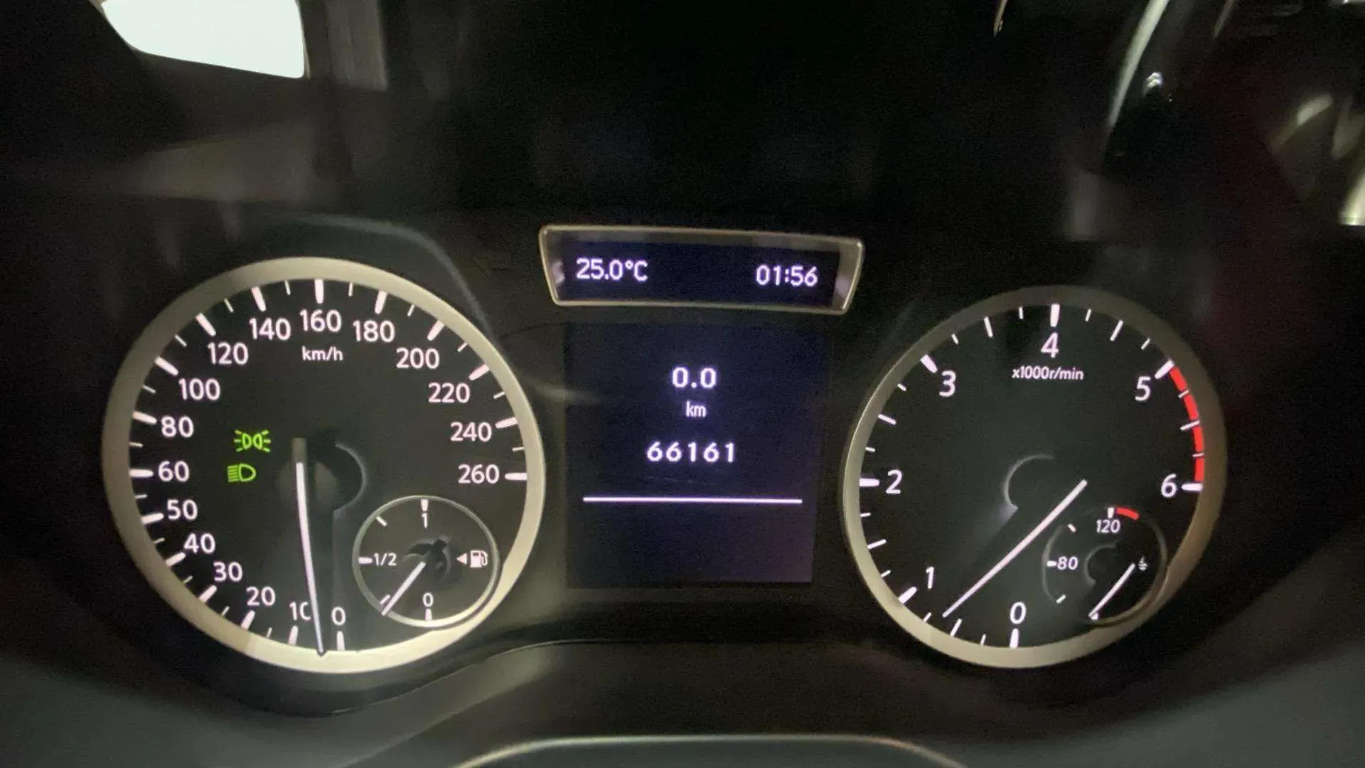 Infiniti Q30 1.5D Premium - foto 24