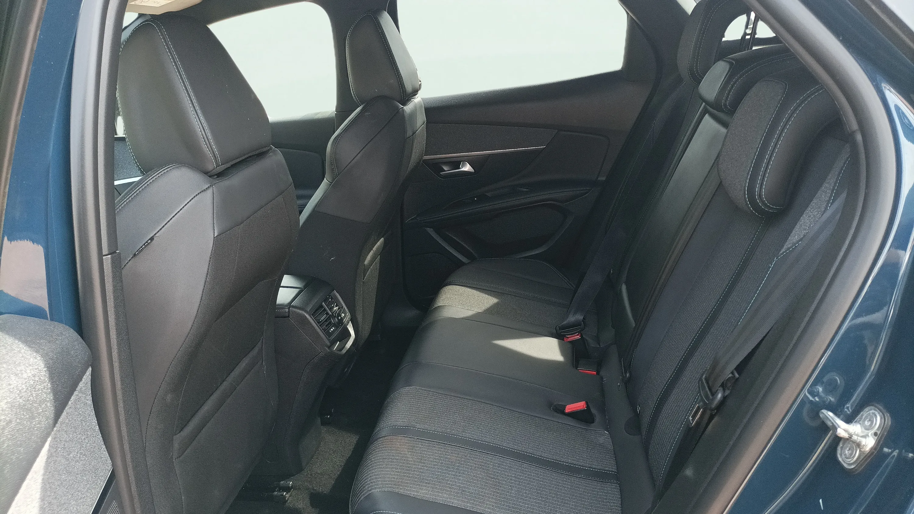 Peugeot 3008 1.2 PureTech Allure Pack EAT8 - foto 13
