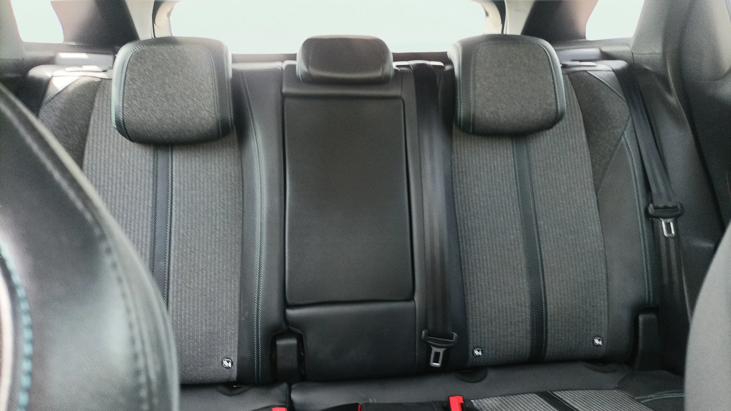 Peugeot 3008 1.2 PureTech Allure Pack EAT8 - foto 16