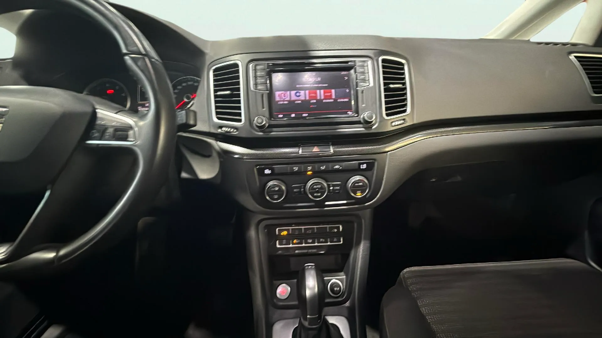 SEAT Alhambra 1.4 TSI DSG Xcellence - foto 10