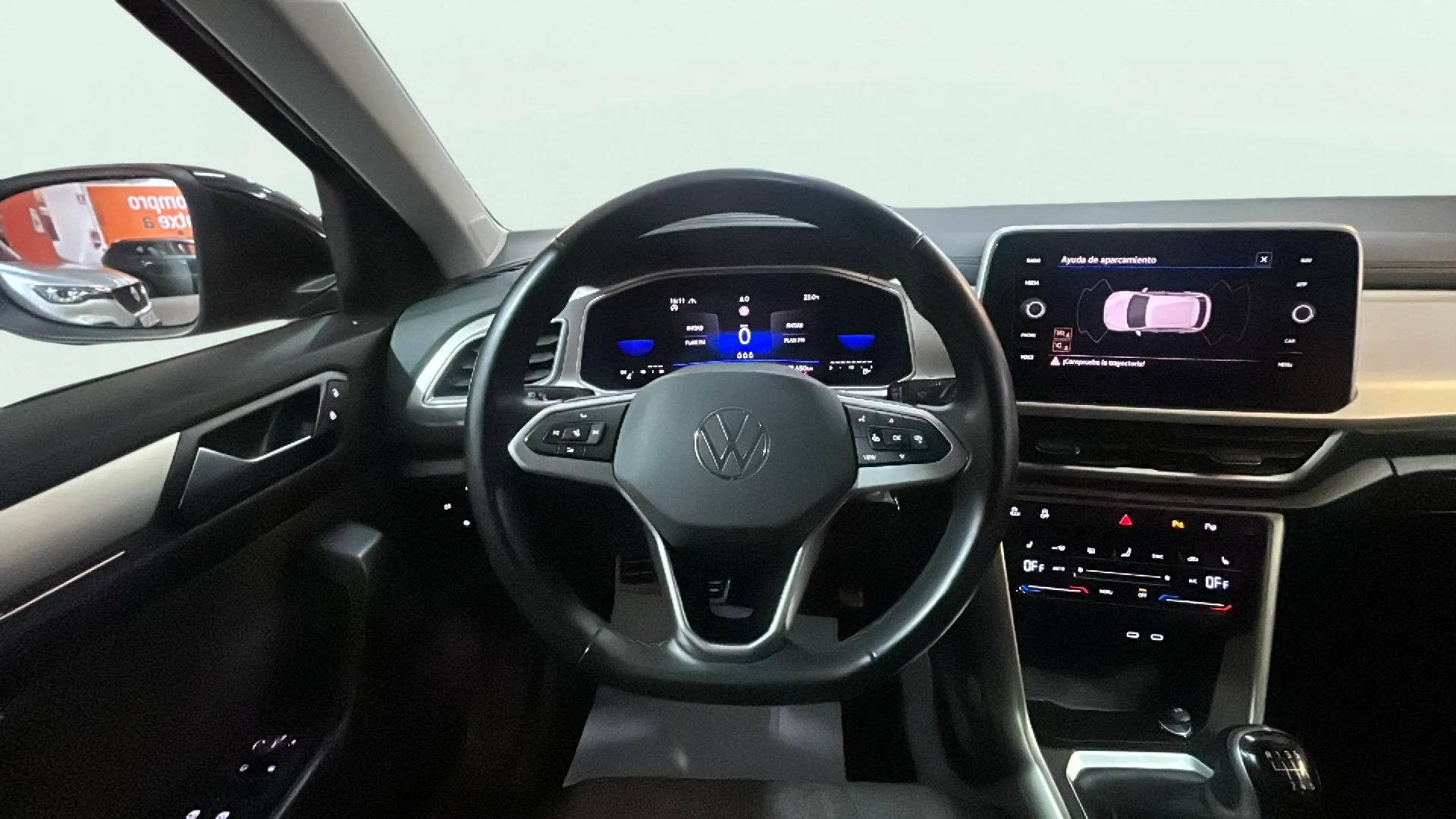Volkswagen T-Roc 1.0 TSI - foto 12