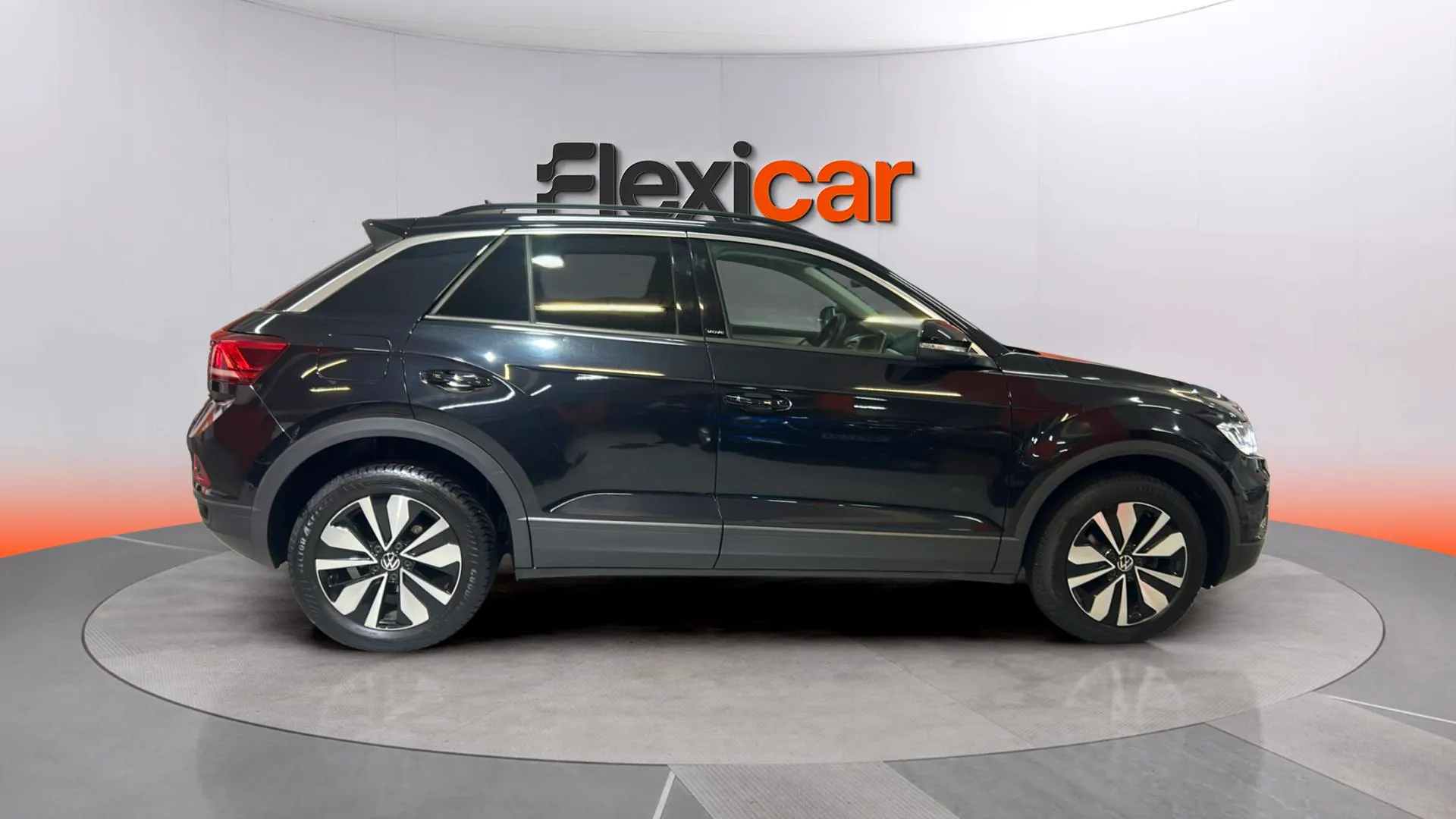 Volkswagen T-Roc 1.0 TSI - foto 8