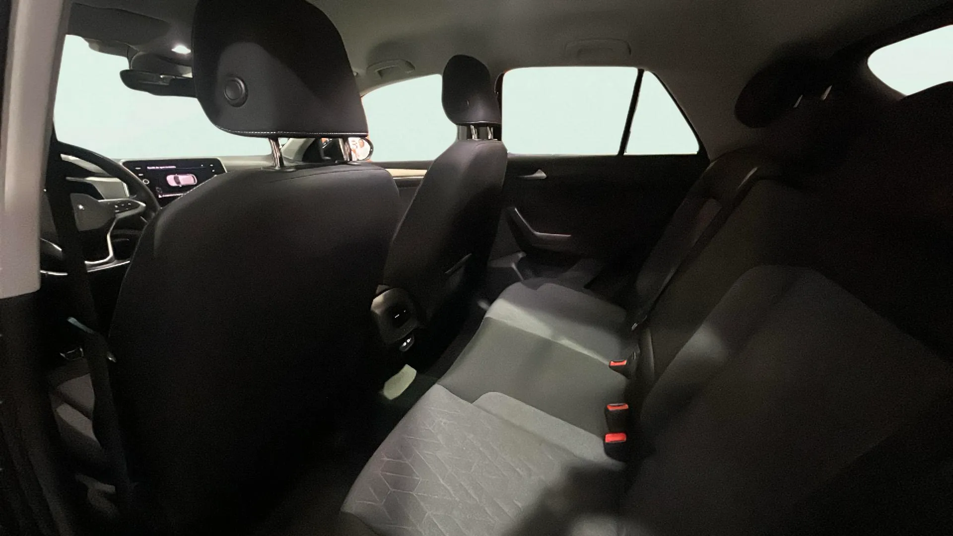 Volkswagen T-Roc 1.0 TSI - foto 22