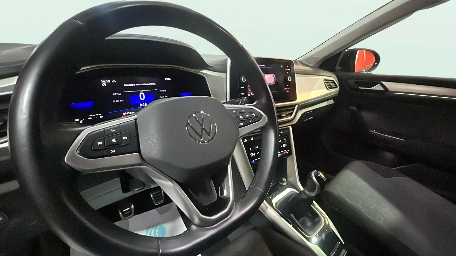 Volkswagen T-Roc 1.0 TSI - foto 21
