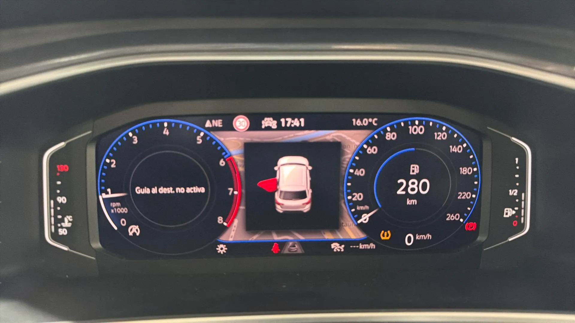 Volkswagen T-Roc 1.0 TSI - foto 18