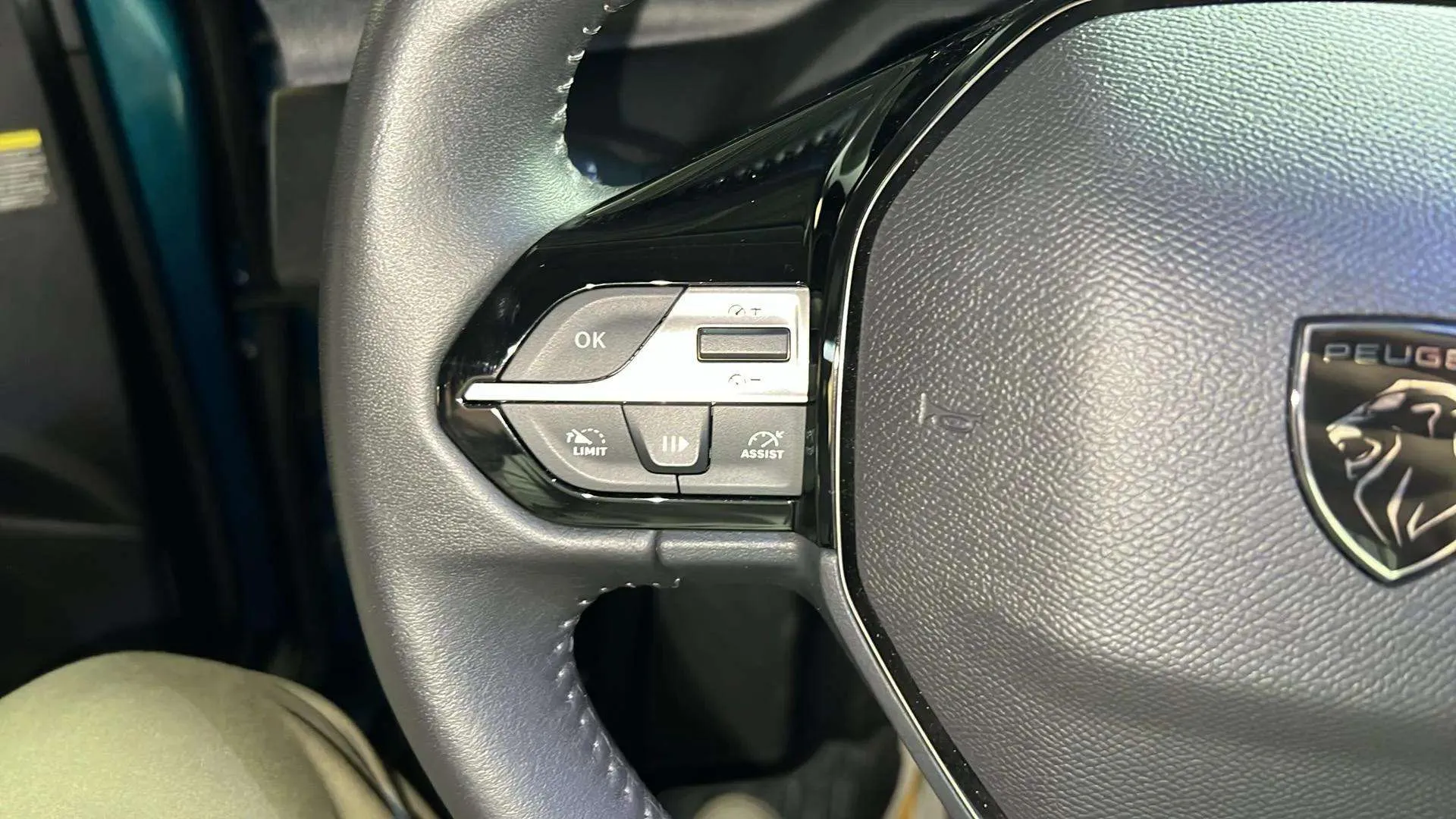 Peugeot 308 Allure PureTech 130 - foto 17
