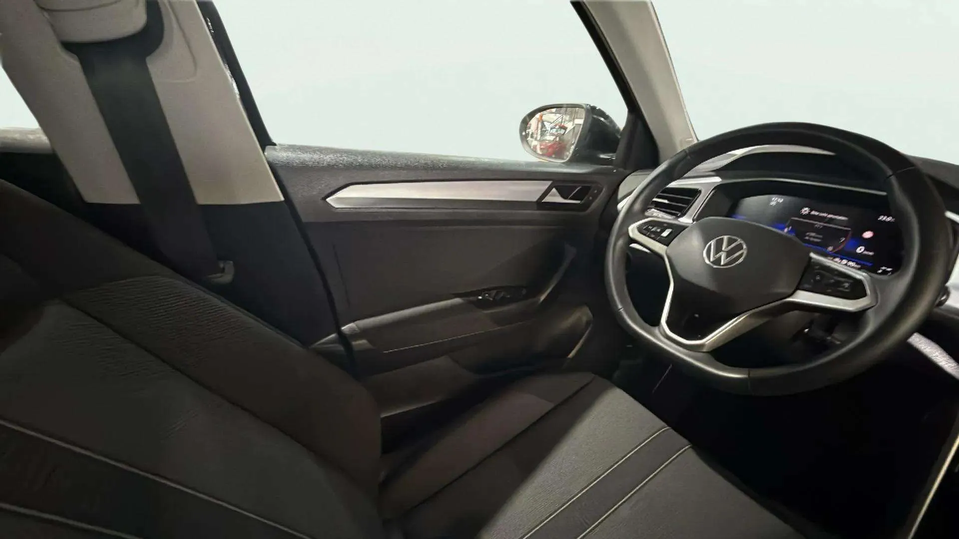 Volkswagen T-Roc 1.0 TSI - foto 18