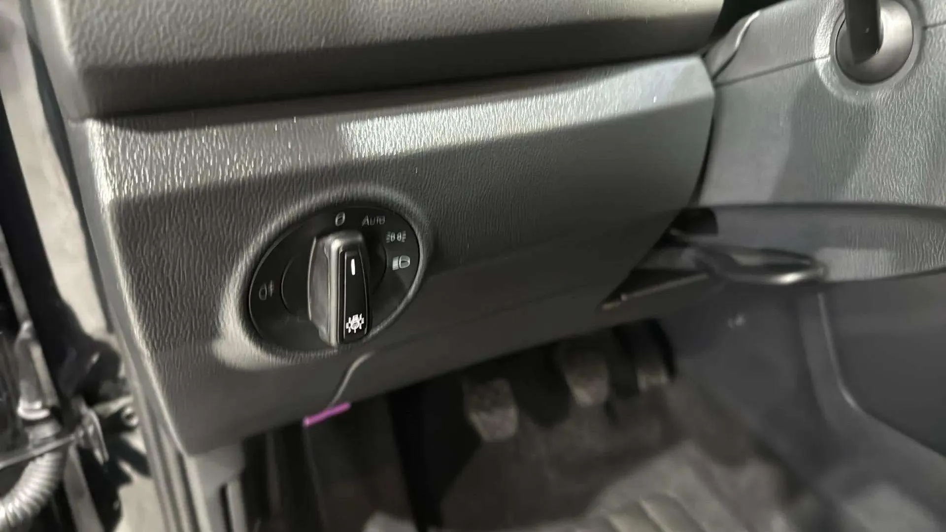 Volkswagen T-Roc 1.0 TSI - foto 17