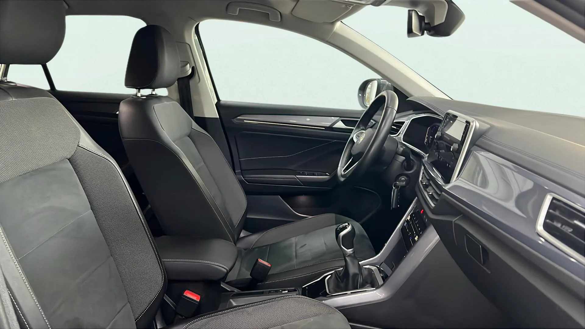 Volkswagen T-Roc 1.0 TSI - foto 19