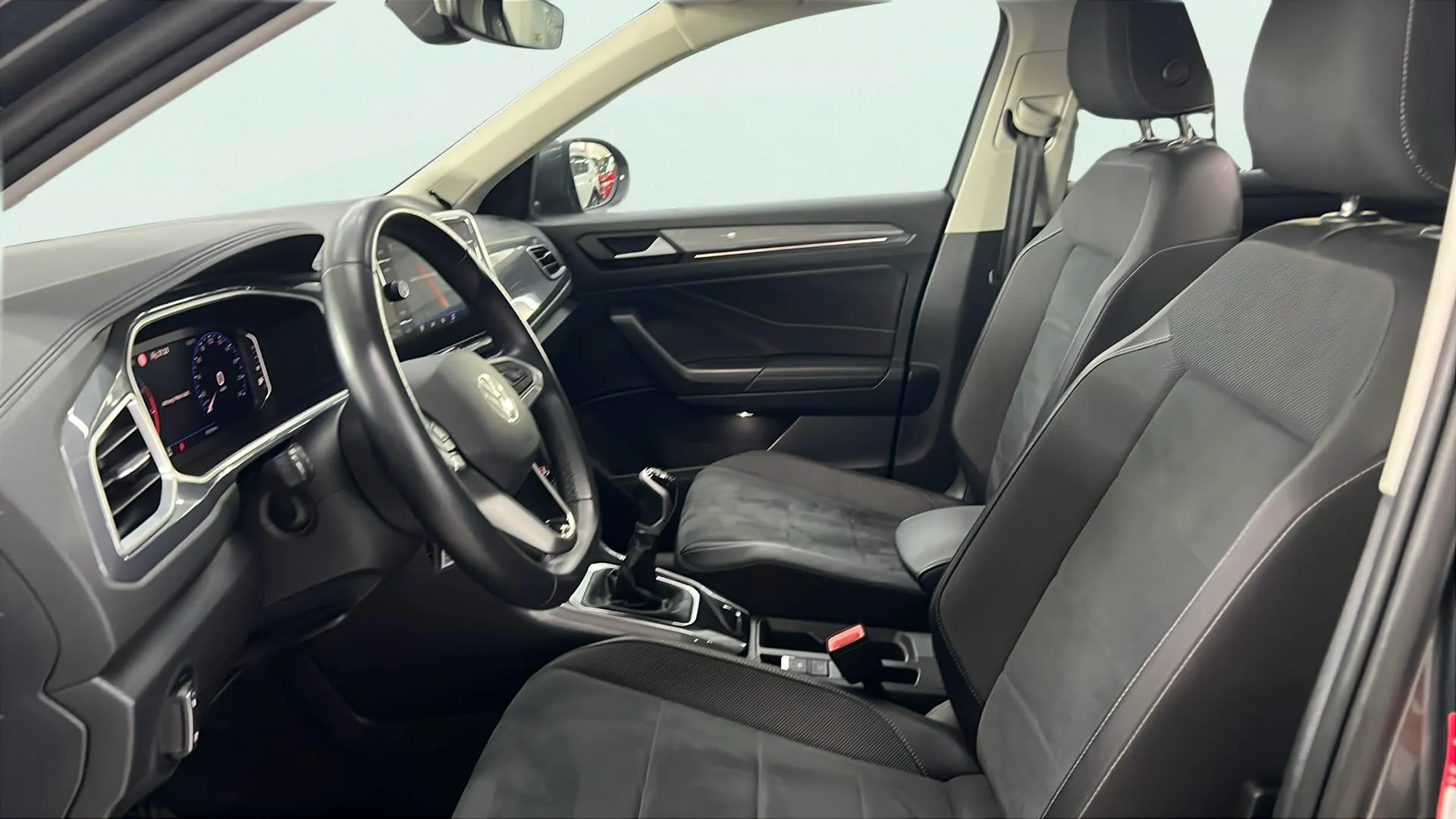Volkswagen T-Roc 1.0 TSI - foto 10