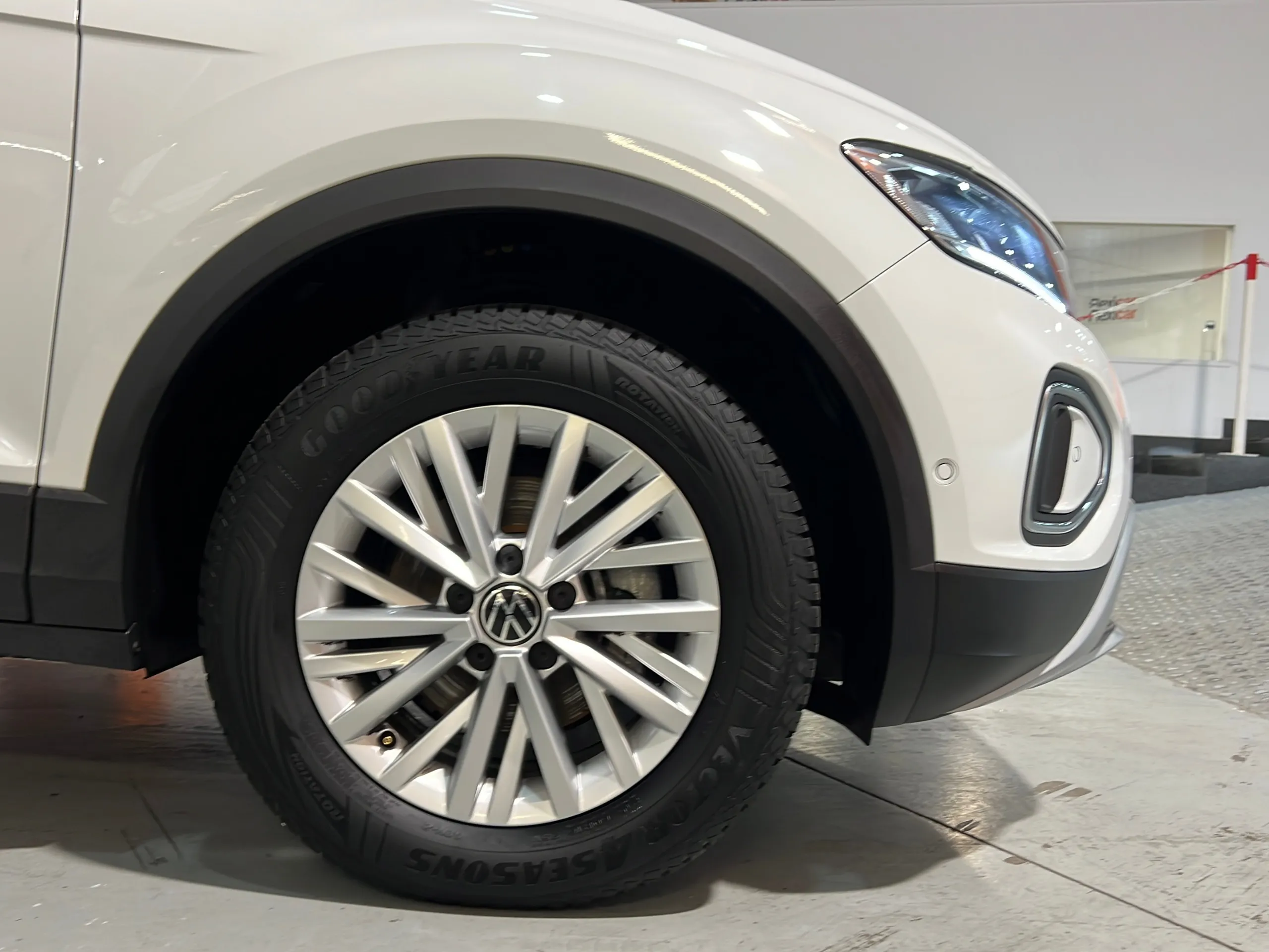 Volkswagen T-Roc 1.0 TSI - foto 21