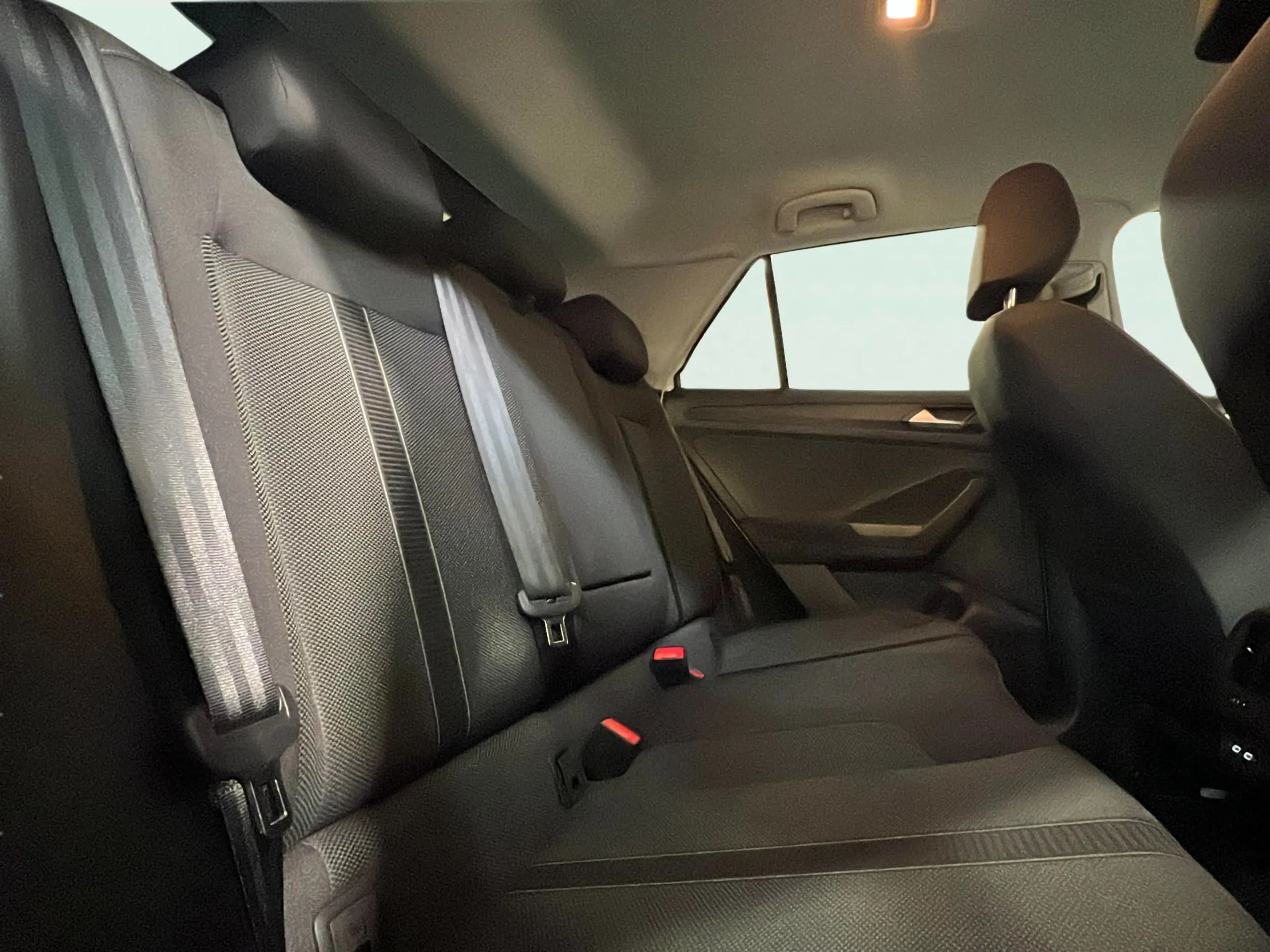 Volkswagen T-Roc 1.0 TSI - foto 18