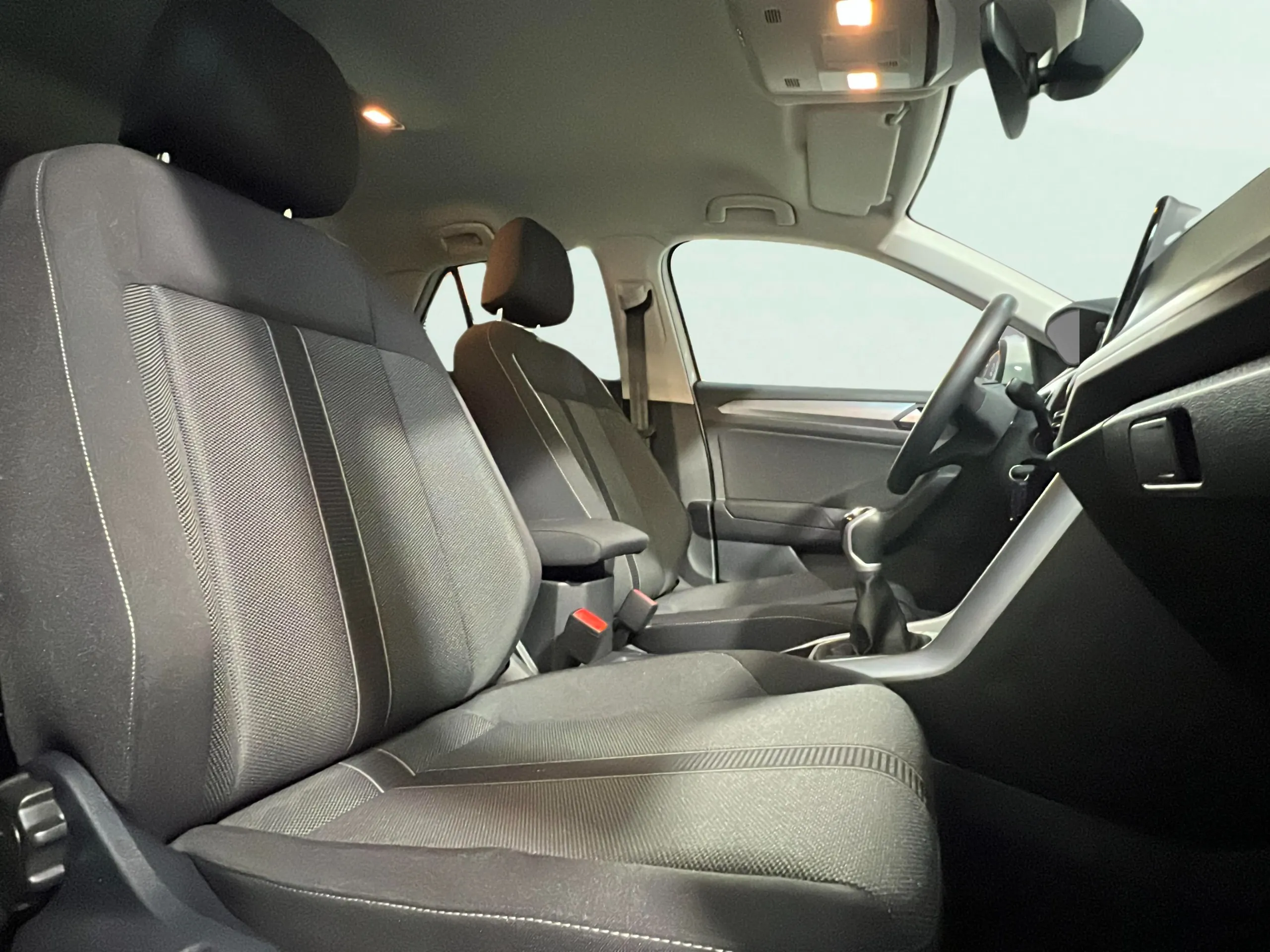 Volkswagen T-Roc 1.0 TSI - foto 17