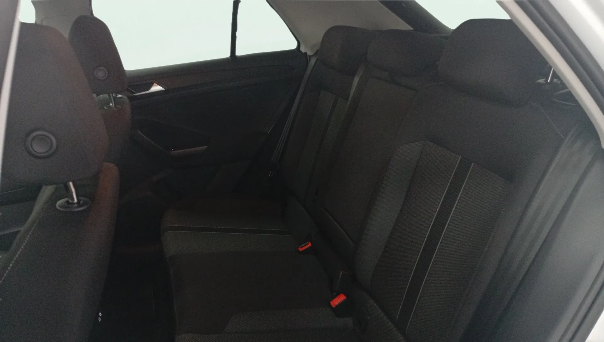 Volkswagen T-Roc 1.0 TSI - foto 20