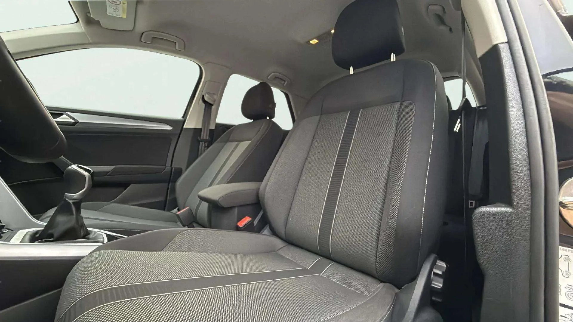 Volkswagen T-Roc "Más" 1.0 TSI - foto 17
