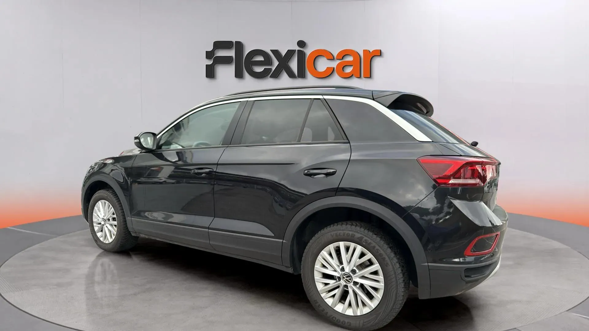 Volkswagen T-Roc "Más" 1.0 TSI - foto 3
