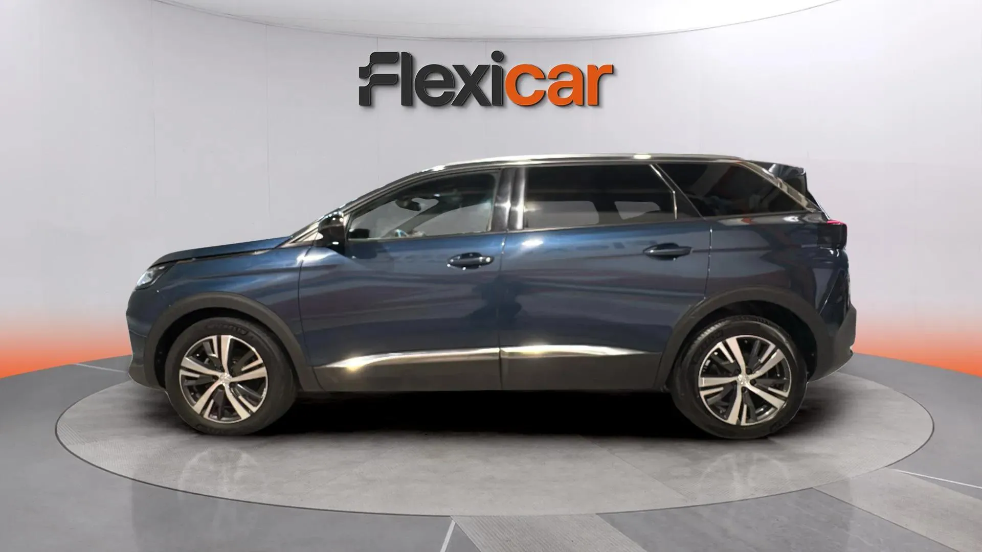 Peugeot 5008 1.5 BlueHDi Allure Pack EAT8 - foto 4