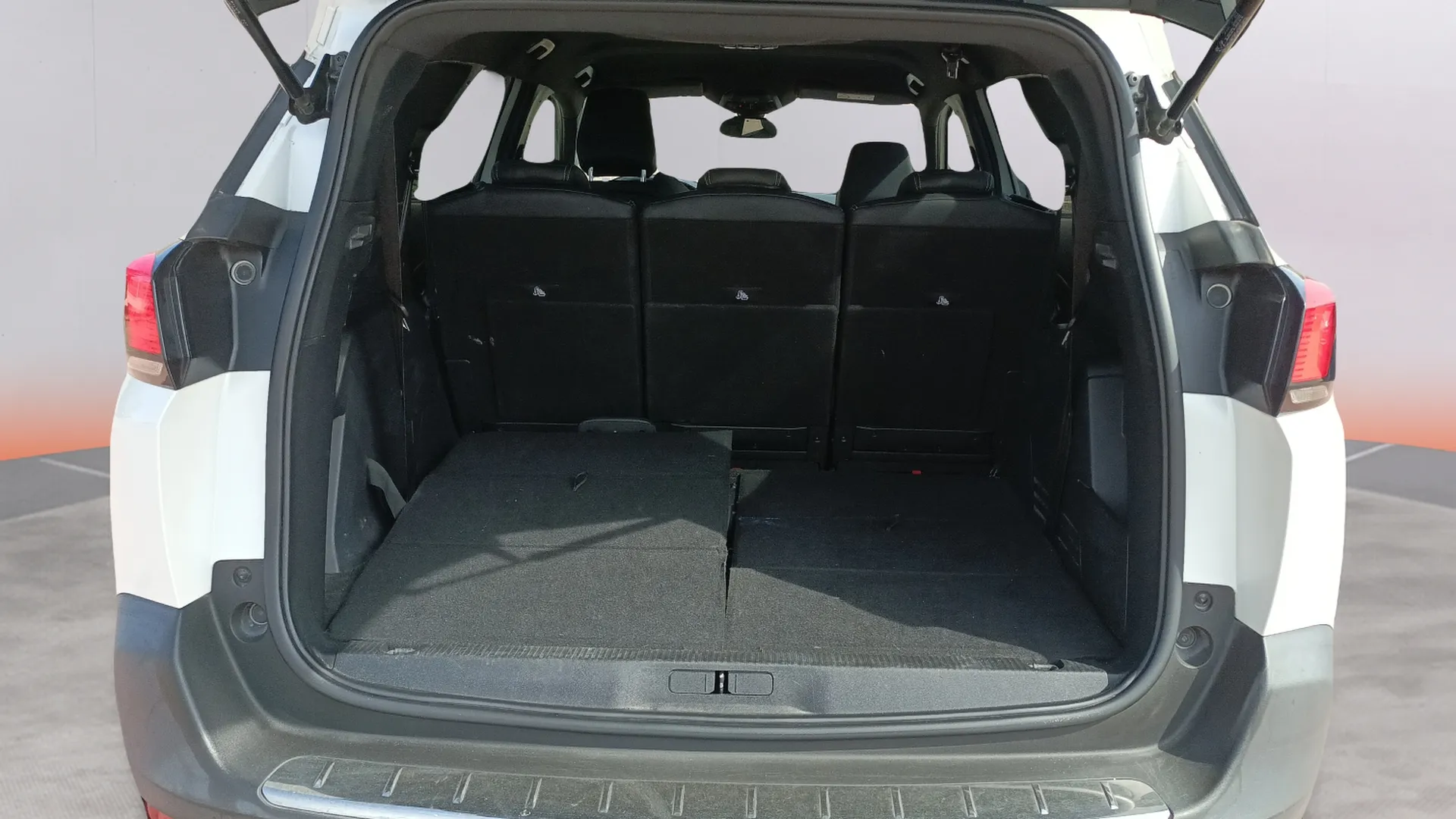 Peugeot 5008 1.5 BlueHDi Allure Pack EAT8 - foto 16