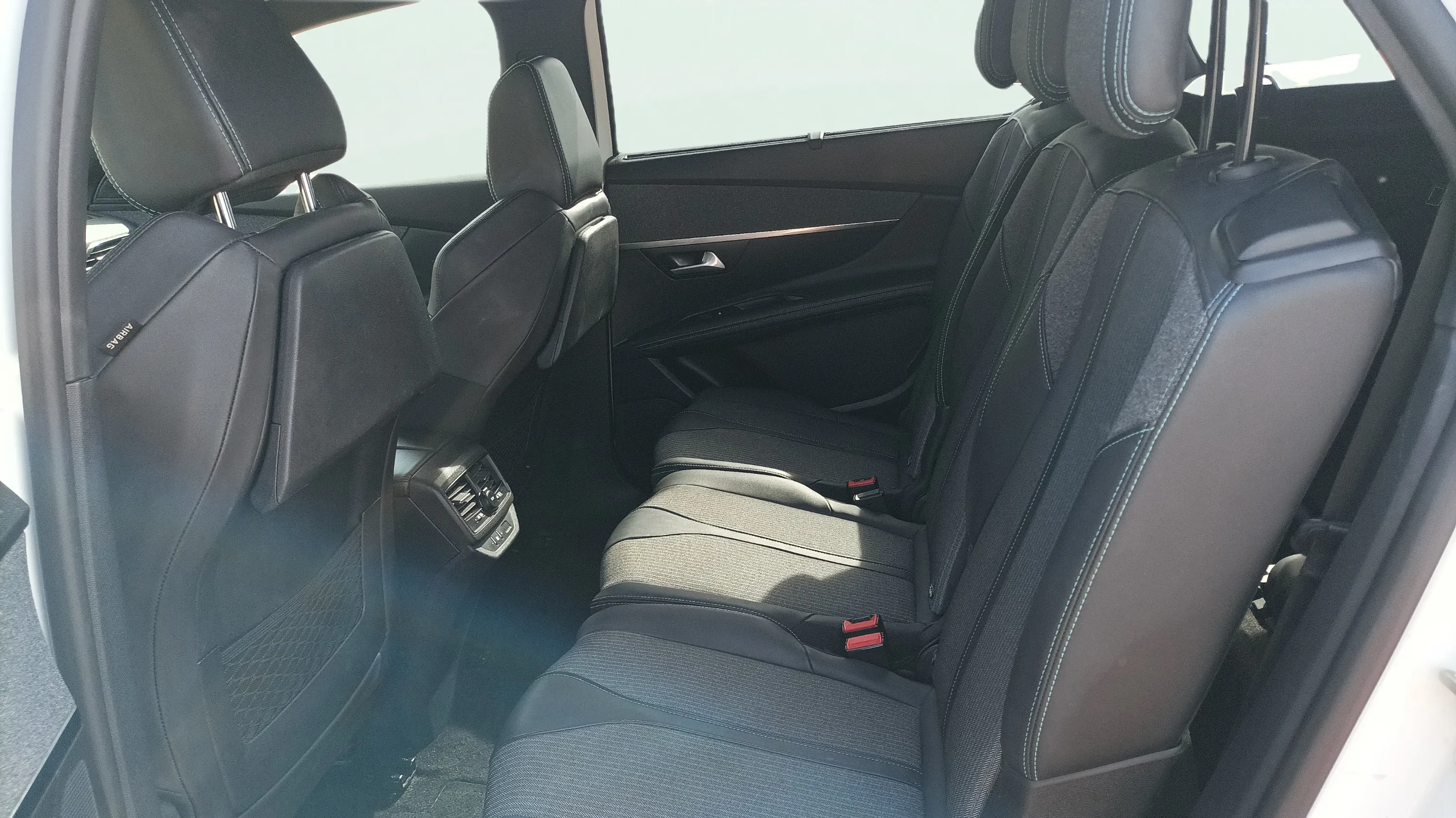 Peugeot 5008 1.5 BlueHDi Allure Pack EAT8 - foto 14