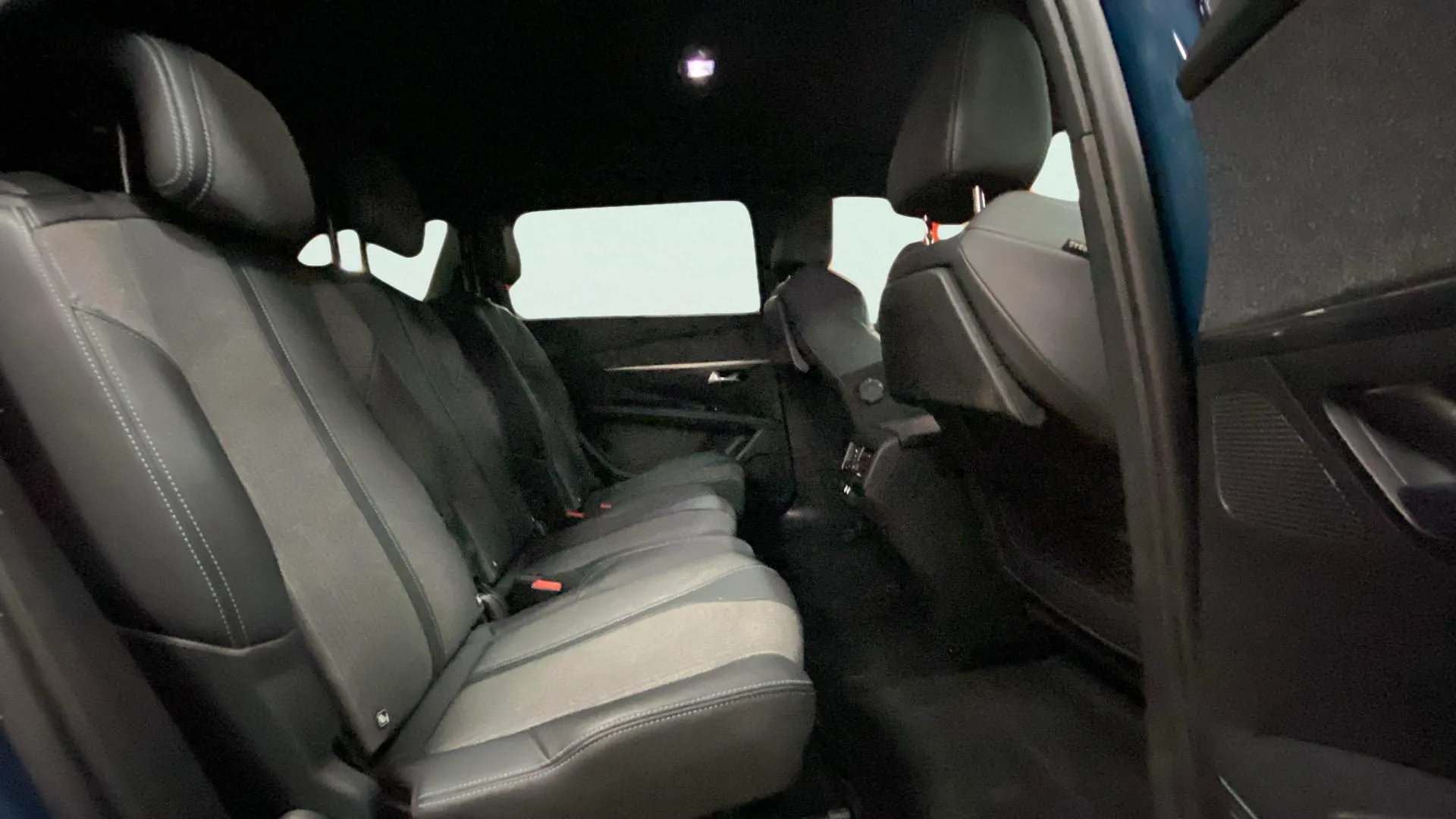 Peugeot 5008 1.5 BlueHDi Allure Pack EAT8 - foto 18