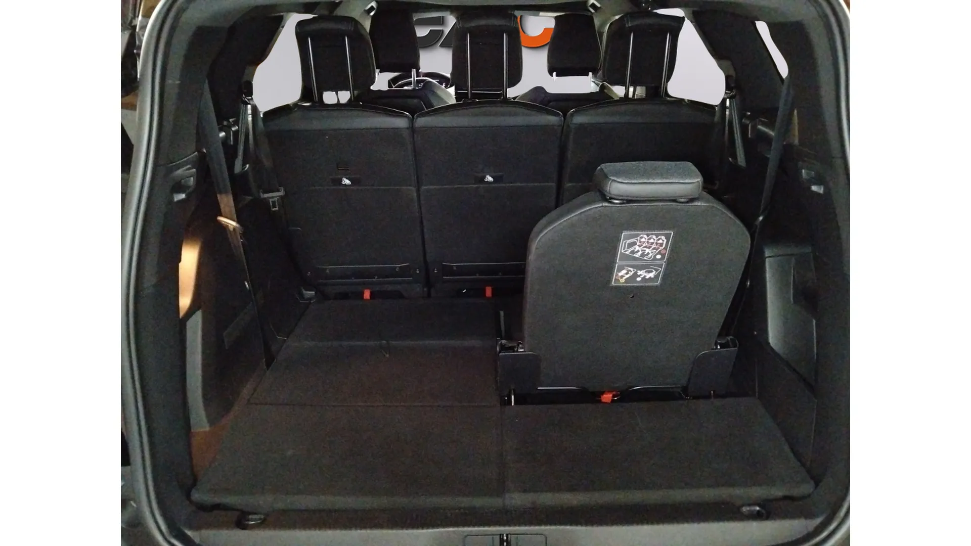Peugeot 5008 1.5 BlueHDi Allure Pack EAT8 - foto 16