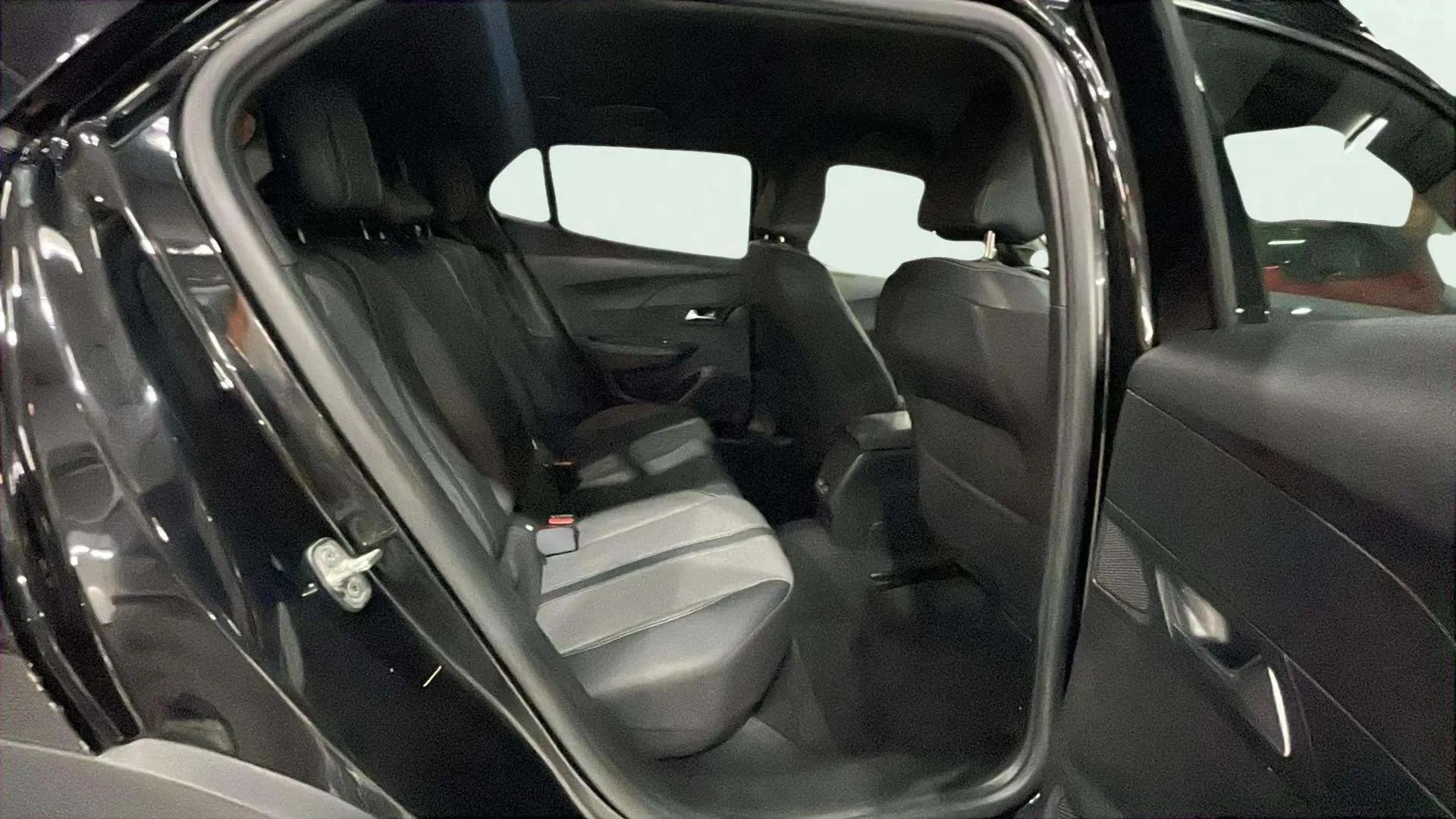 Peugeot 2008 Allure Pack PureTech 100 - foto 20