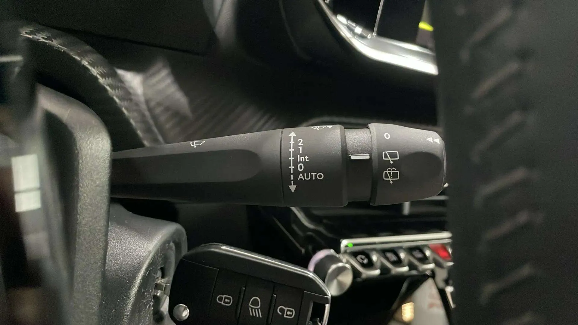 Peugeot 2008 Allure Pack PureTech 100 - foto 15